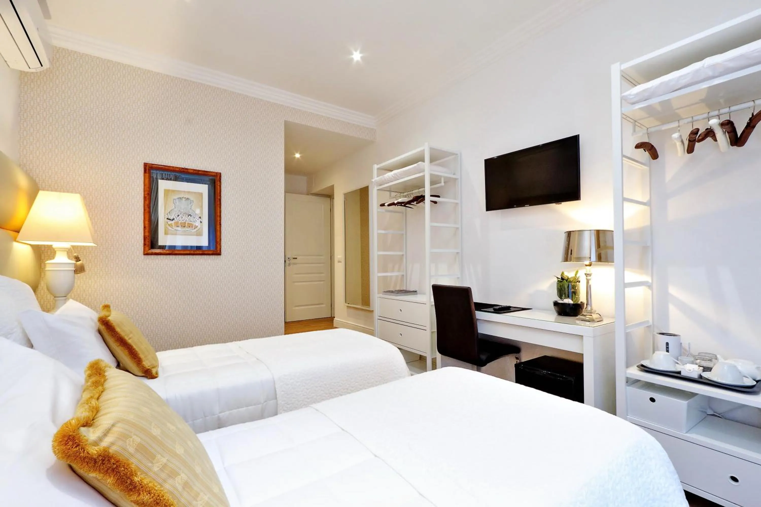 Bedroom, Bed in Vatican Chic B&B