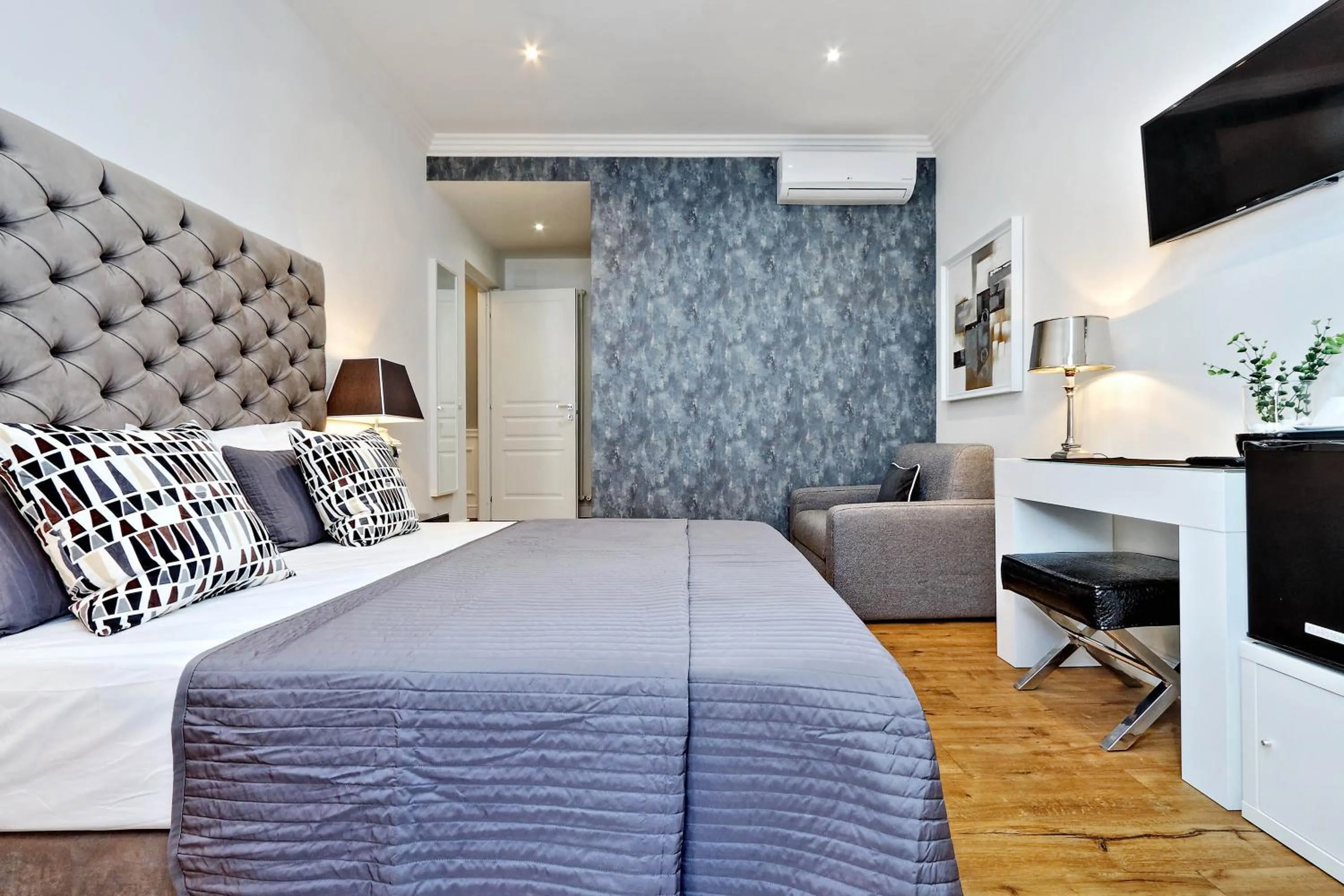 Bedroom, Bed in Vatican Chic B&B