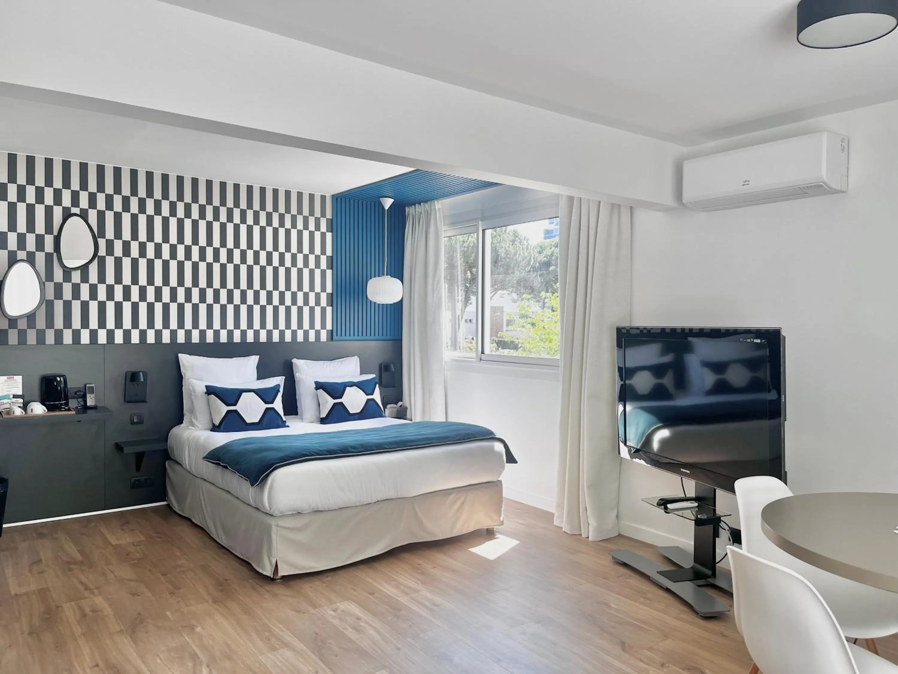 Photo of the whole room, Bed in Le Prose Hôtel