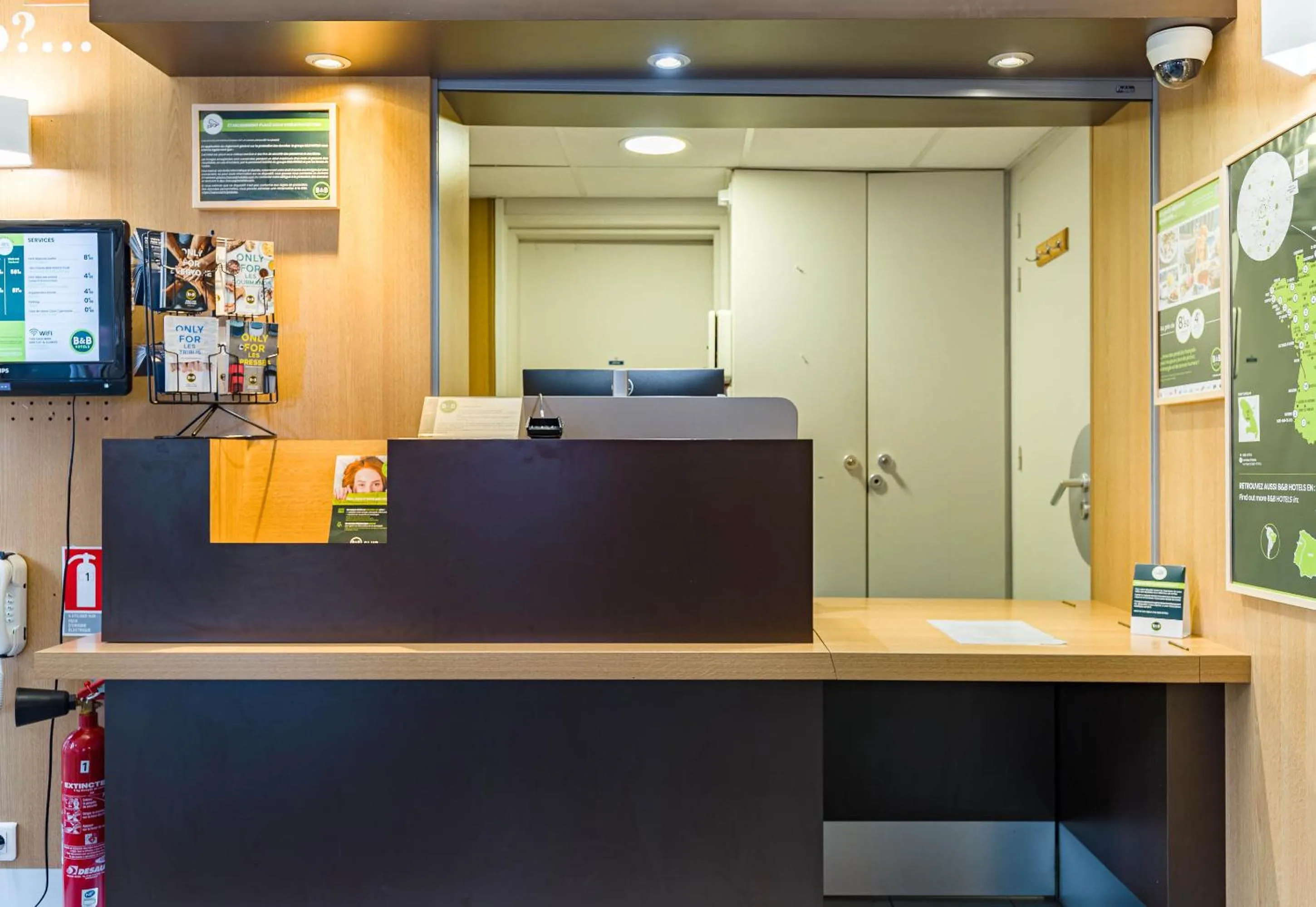 Lobby or reception in B&B HOTEL Tours Nord 1 Val de Loire