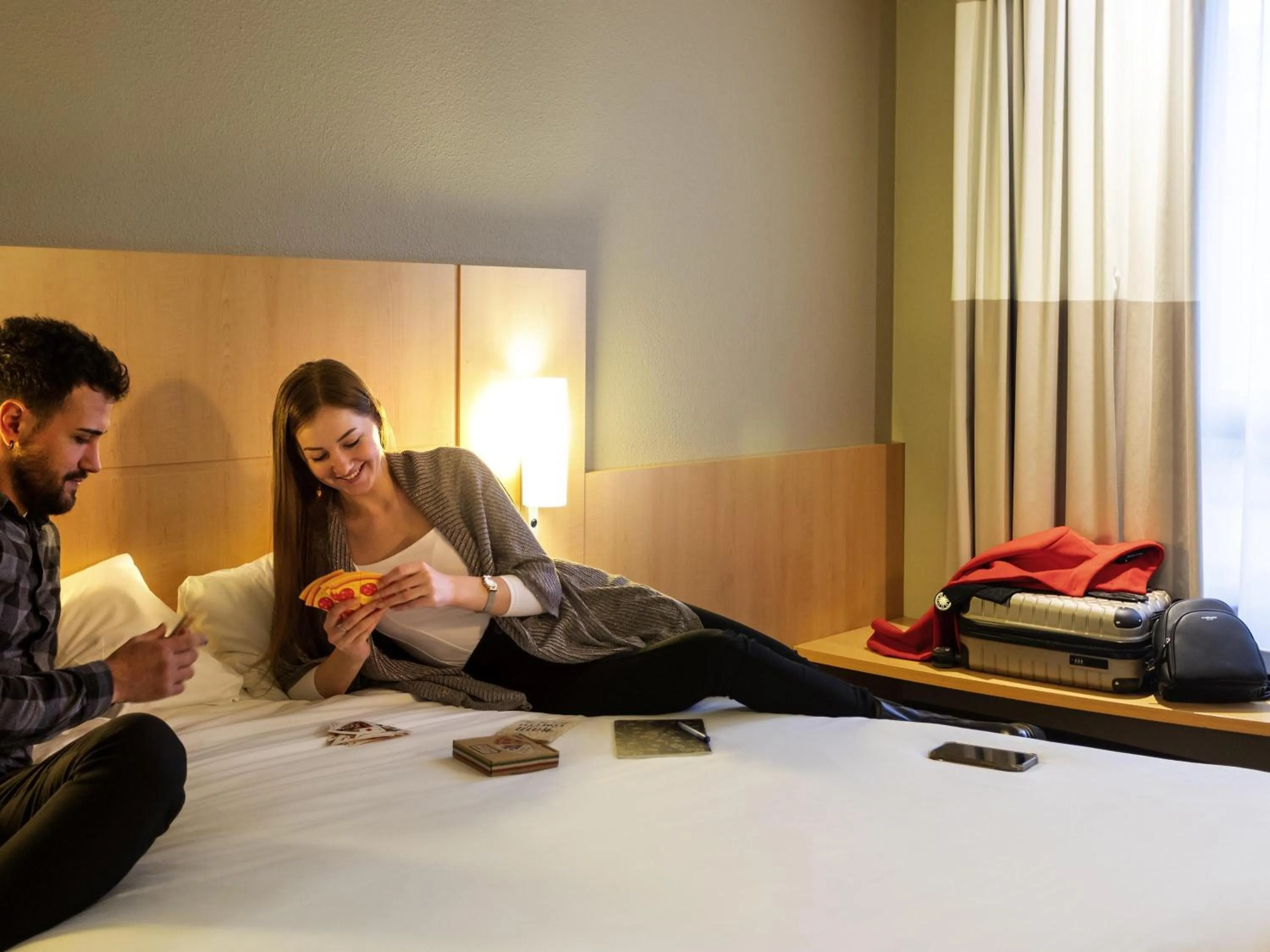 Bedroom, Bed in ibis Hotel Brussels Centre Gare du Midi
