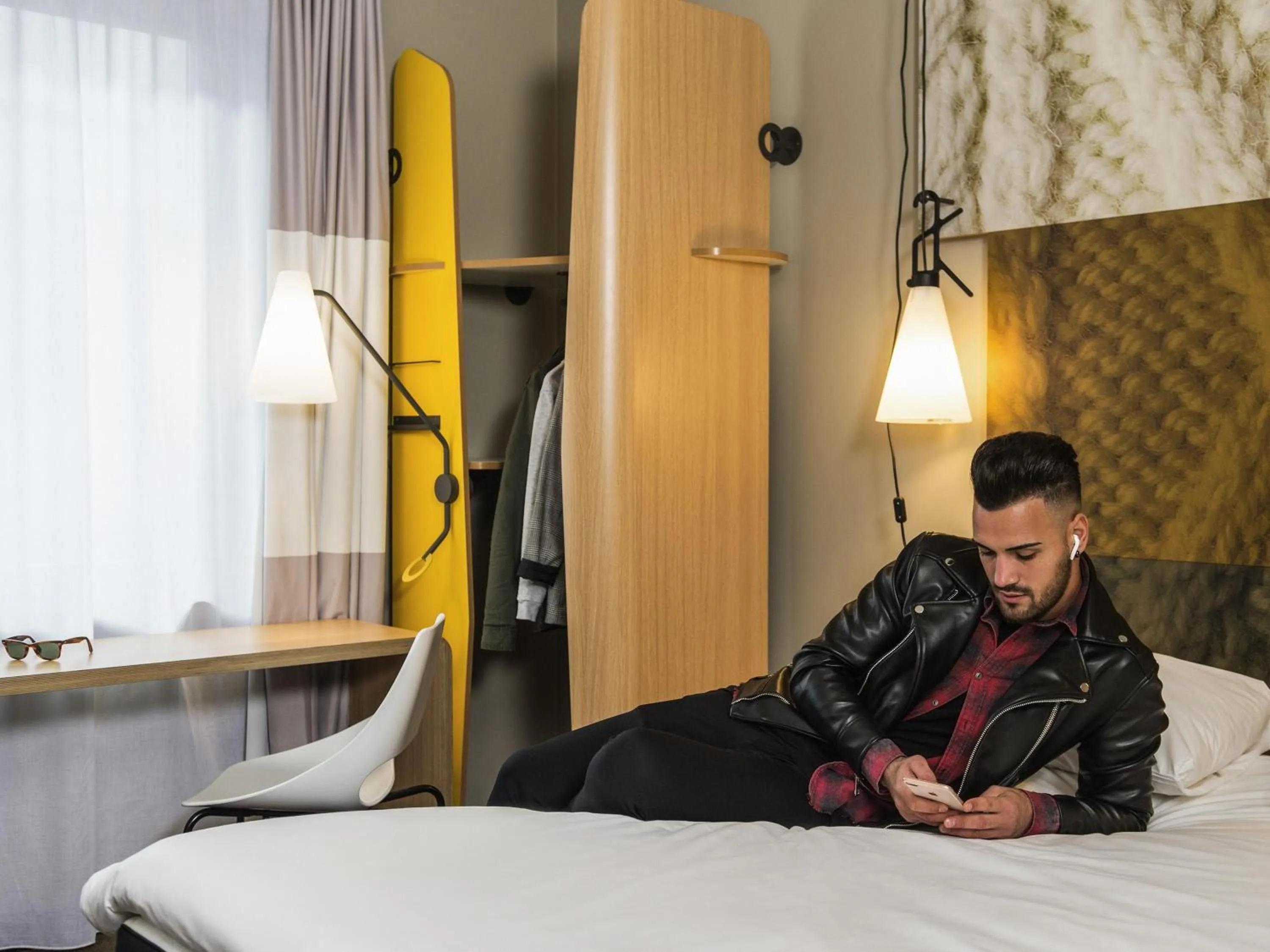 Bedroom, Bed in ibis Hotel Brussels Centre Gare du Midi