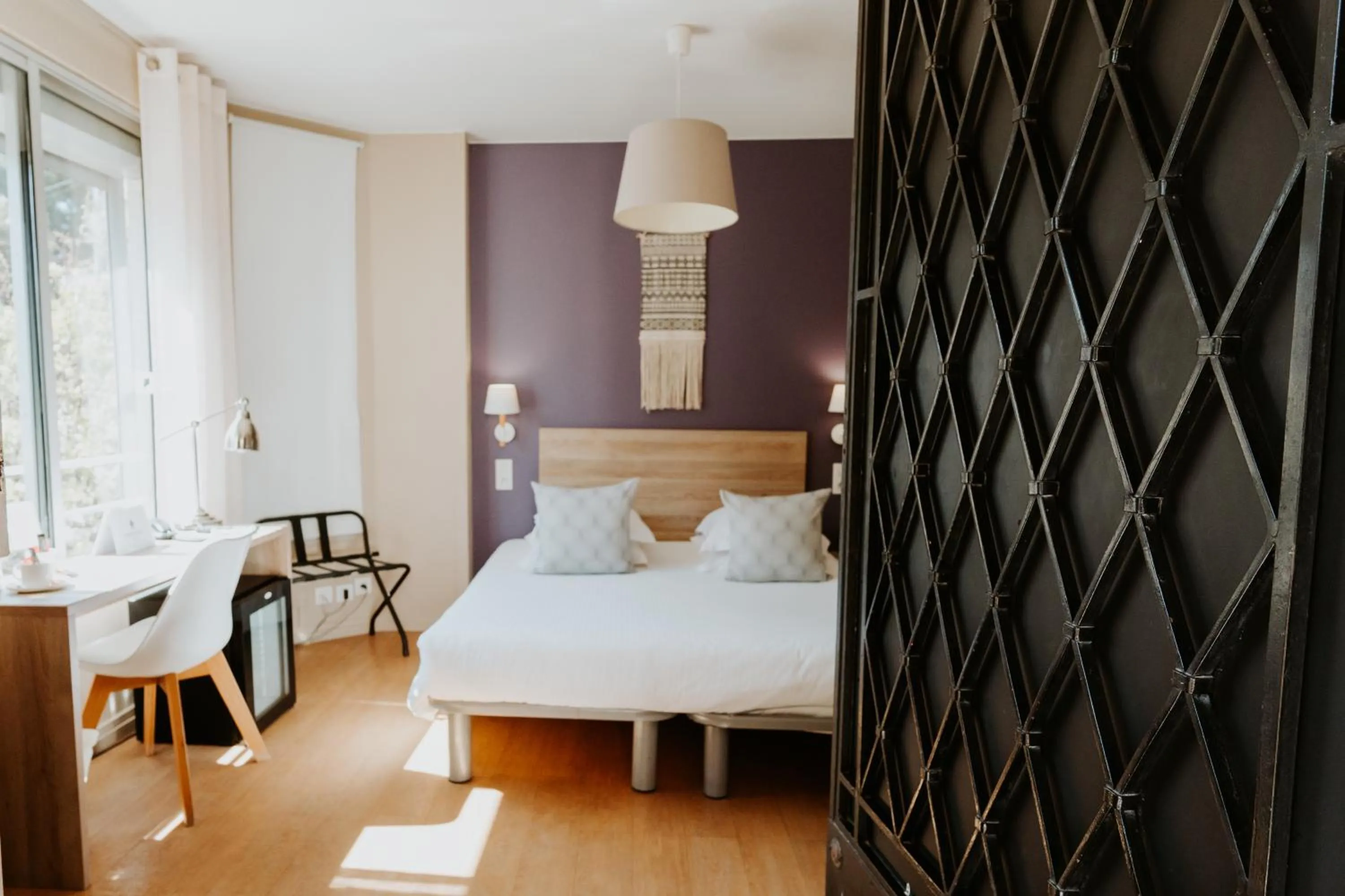 Bedroom, Bed in Hôtel Le Petit Castel