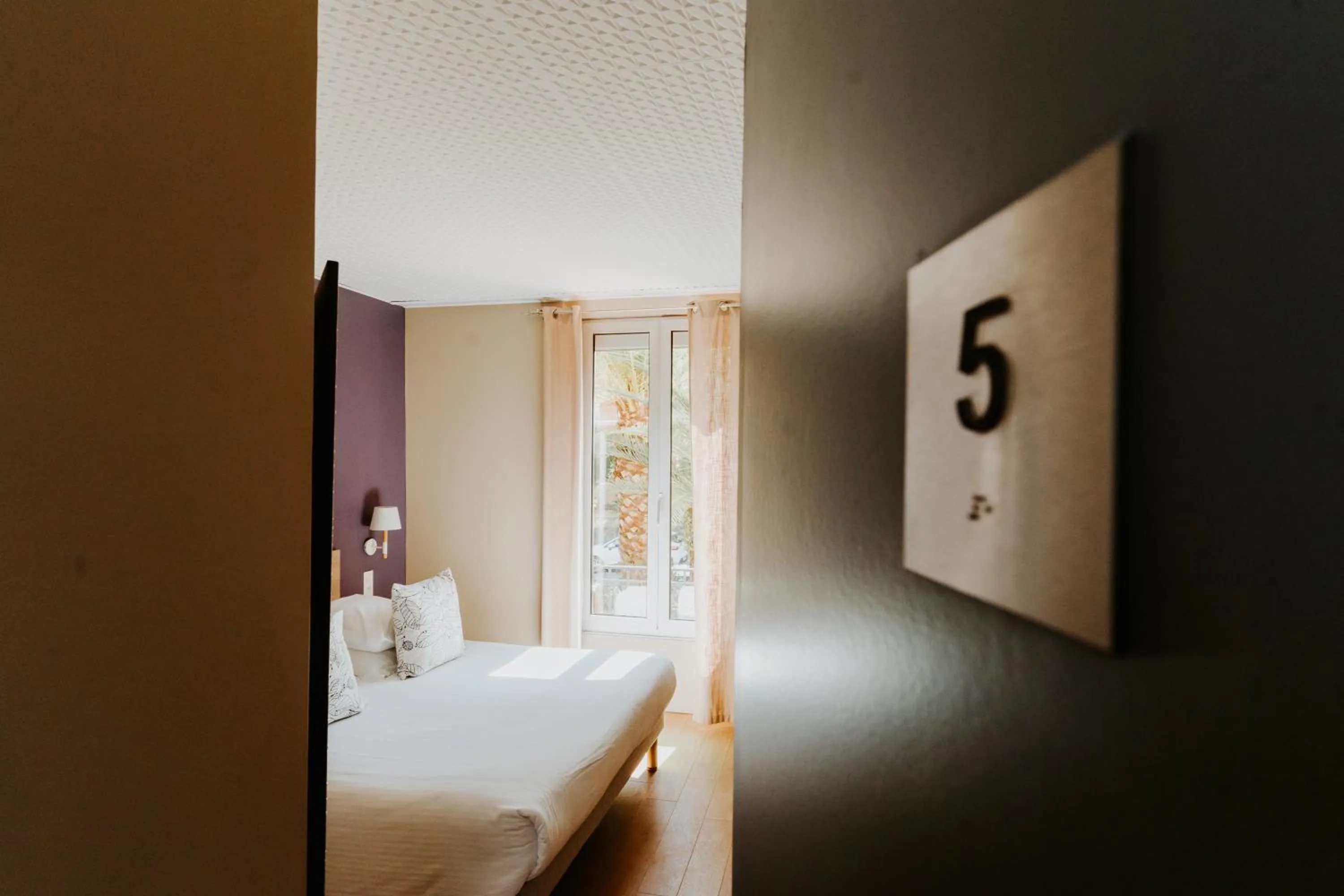 Bedroom, Bed in Hôtel Le Petit Castel