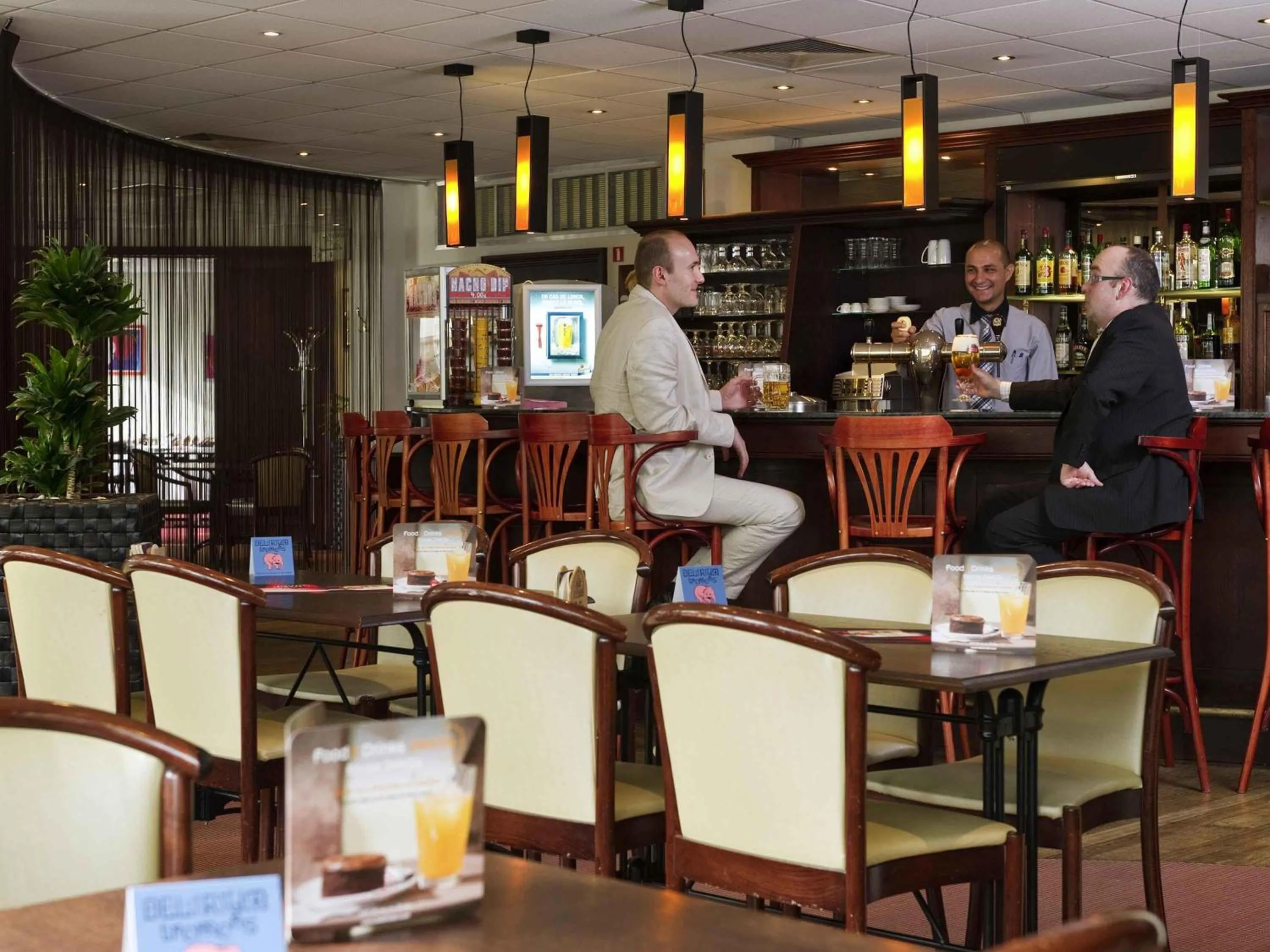 Lounge or bar in ibis Hotel Brussels Expo Atomium