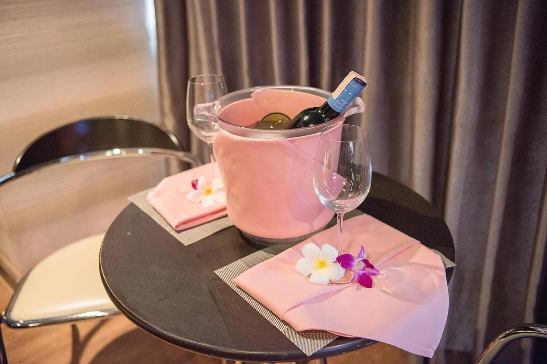 Alcoholic drinks in The Cotai Luxury Design Hotel