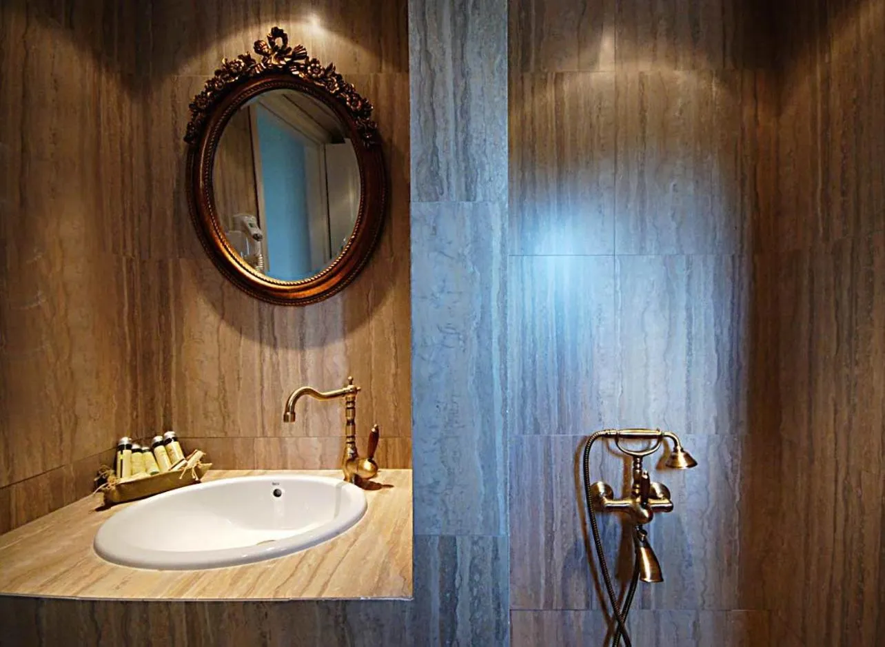 Bathroom in Volidiera Guesthouse