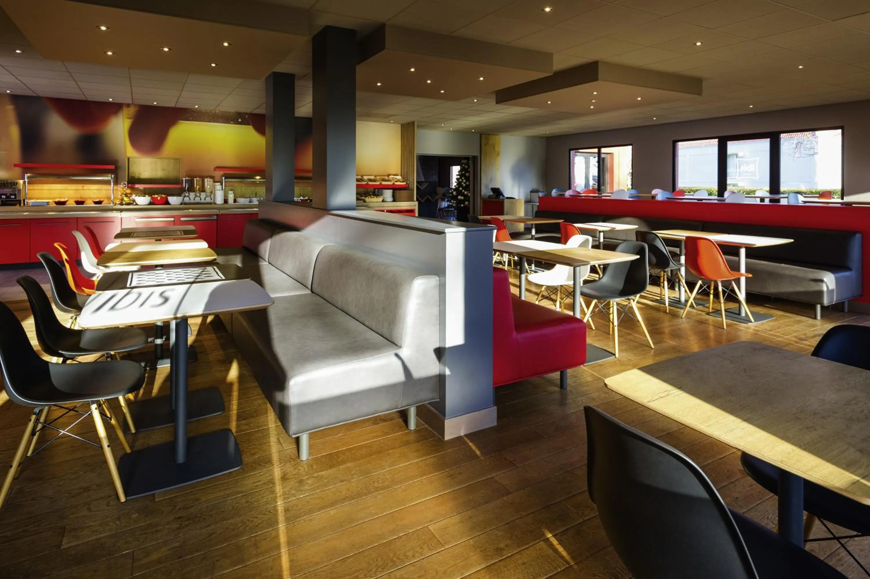 Restaurant/places to eat in ibis Hotel Brussels Airport