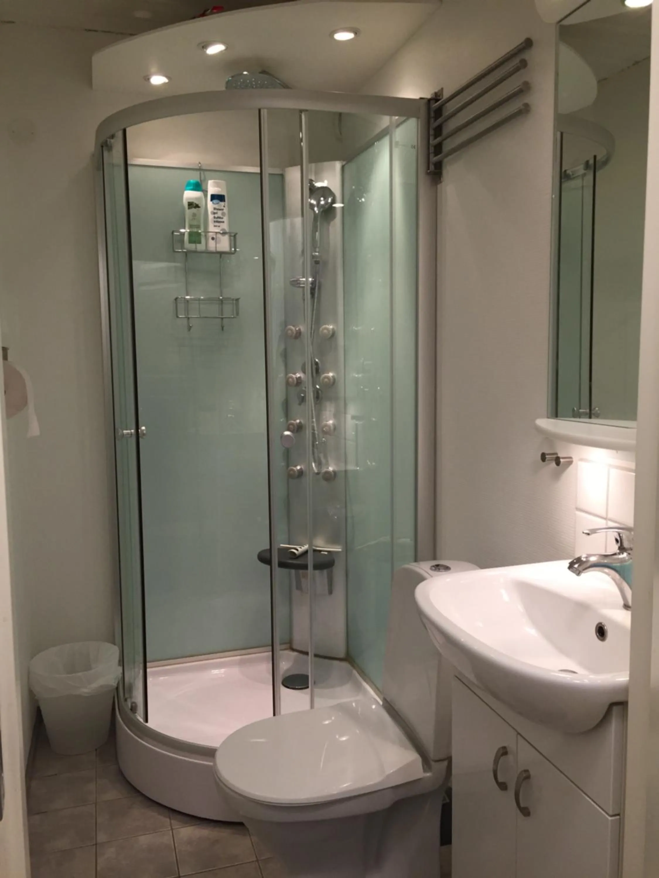 Bathroom in Gårdshotell Klockargården Öregrund