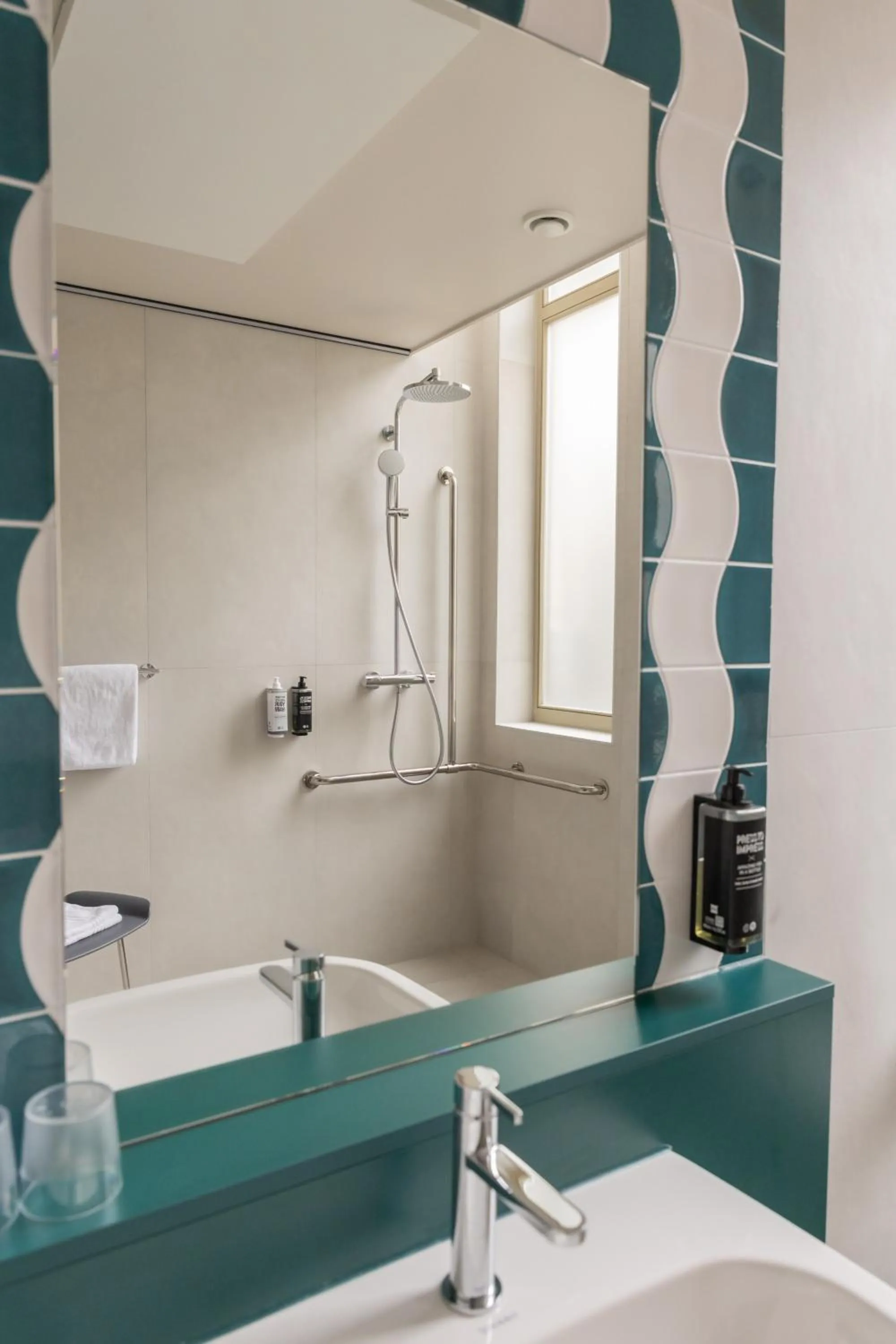 Bathroom in ibis Styles Brugge Centrum