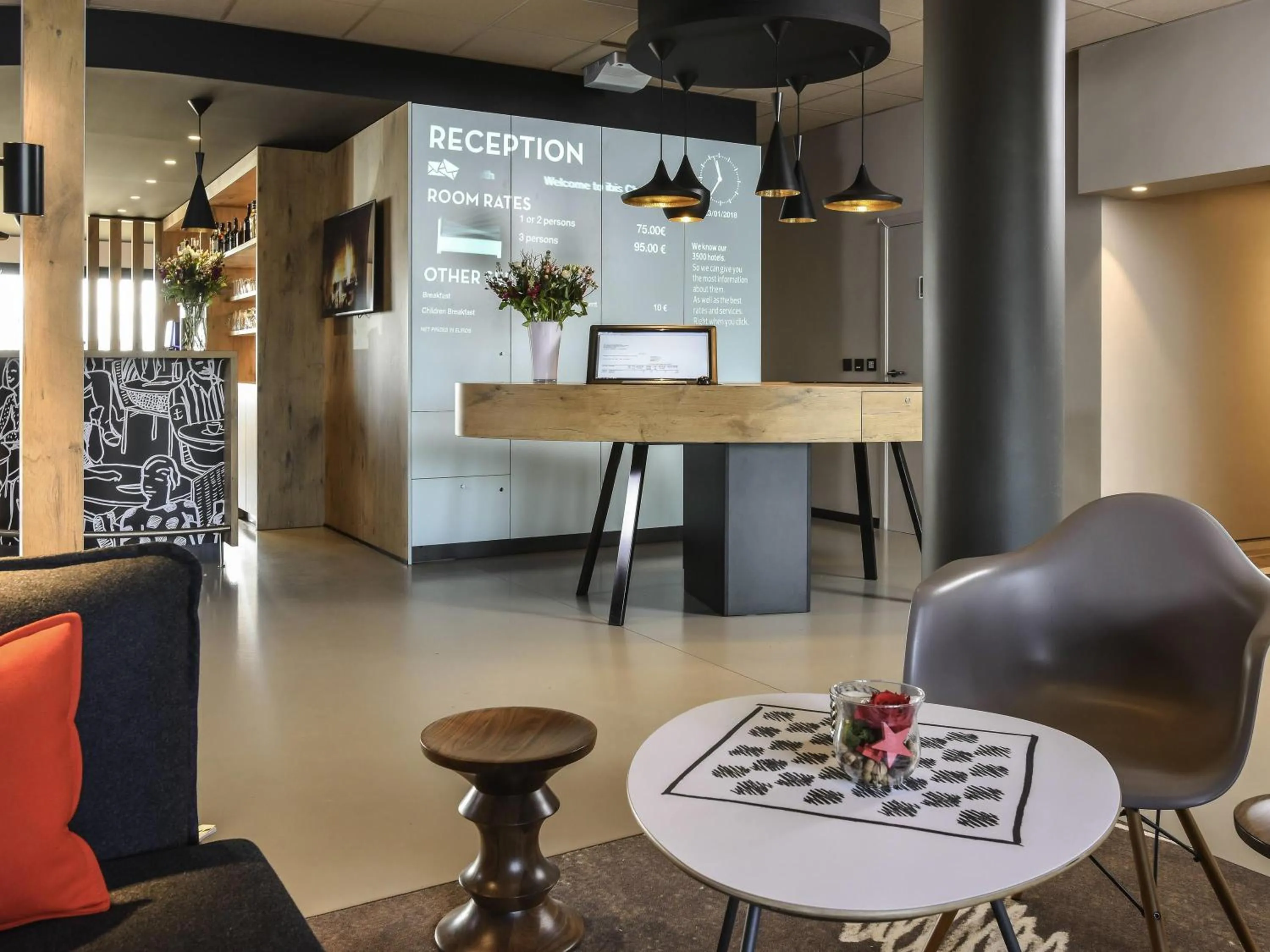 Lobby or reception in ibis Charleroi Airport Brussels South