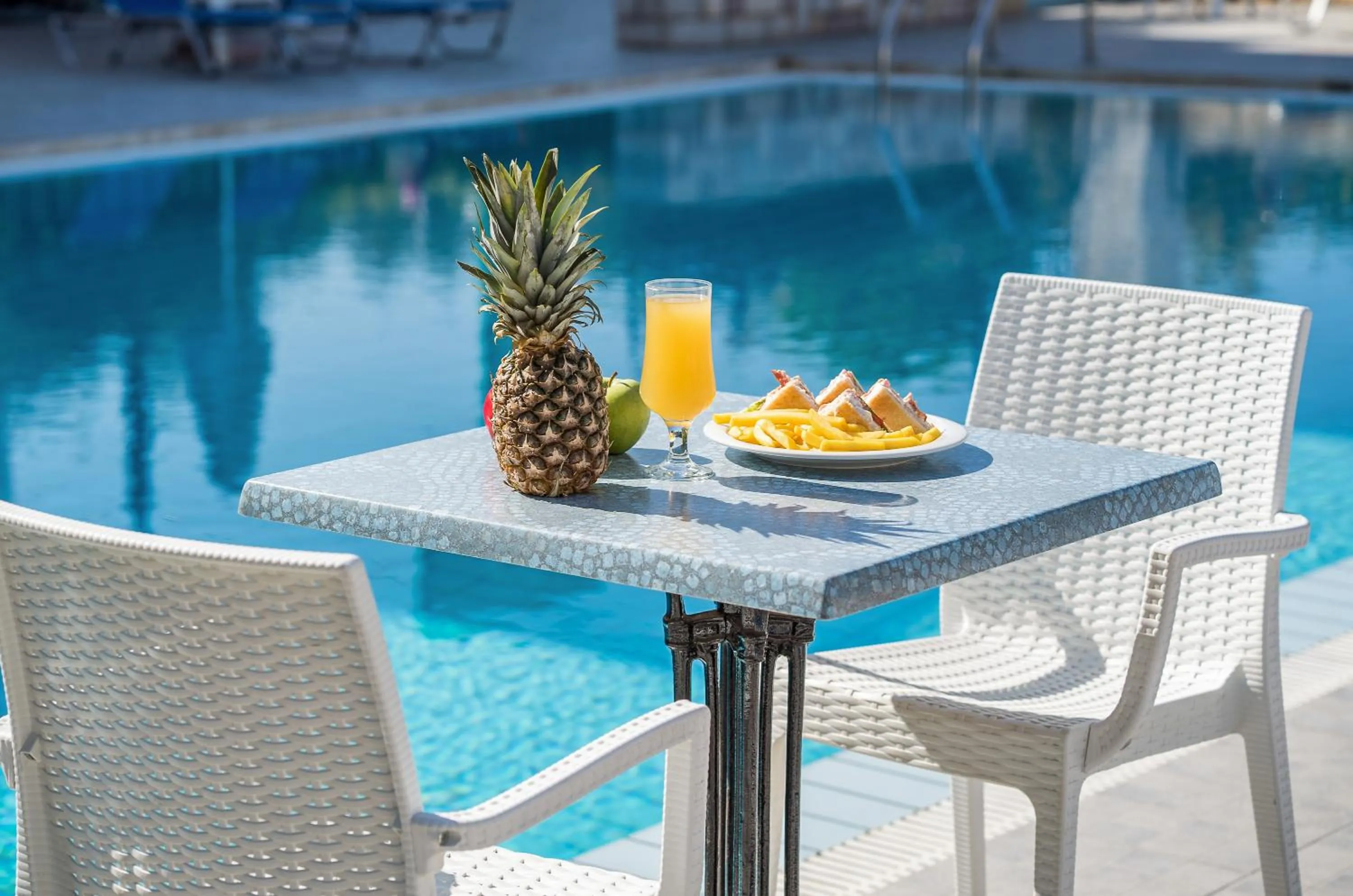 Food in Alamis Hotel & Apartments