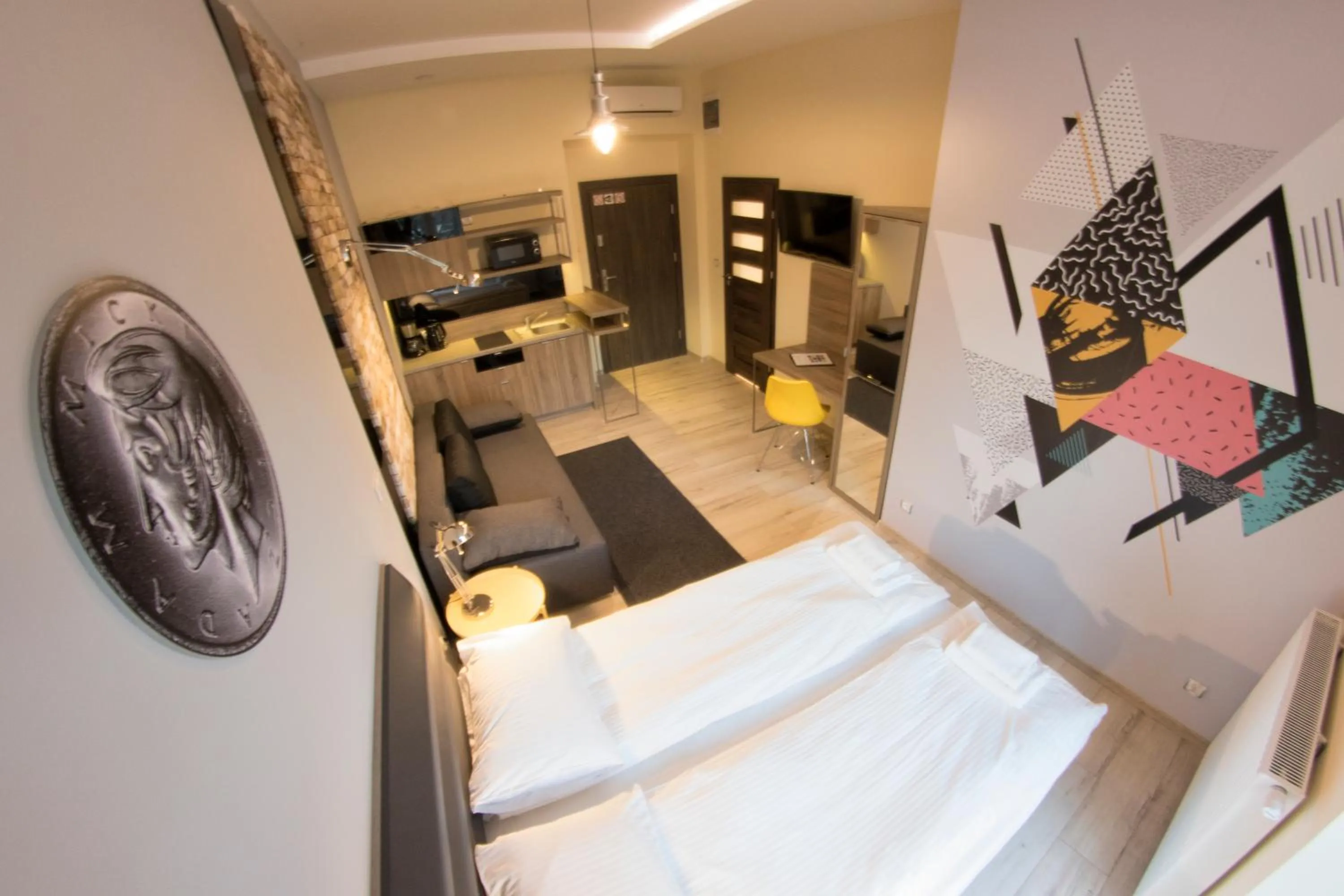 Kitchen or kitchenette, Bed in Yourplace M57 Apartments