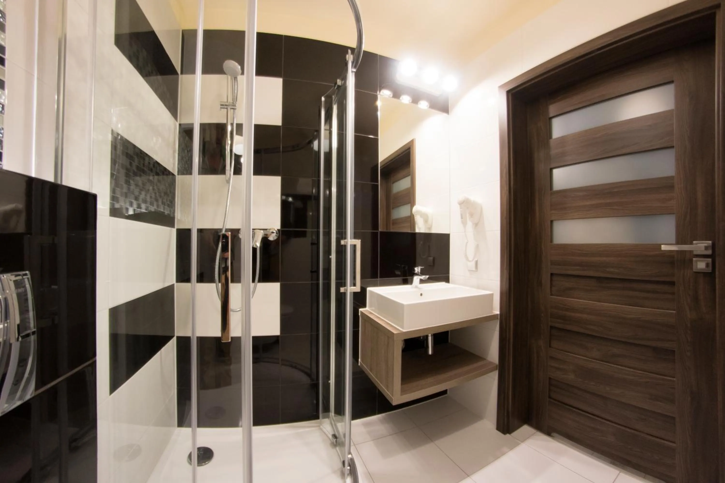 Shower in Yourplace M57 Apartments