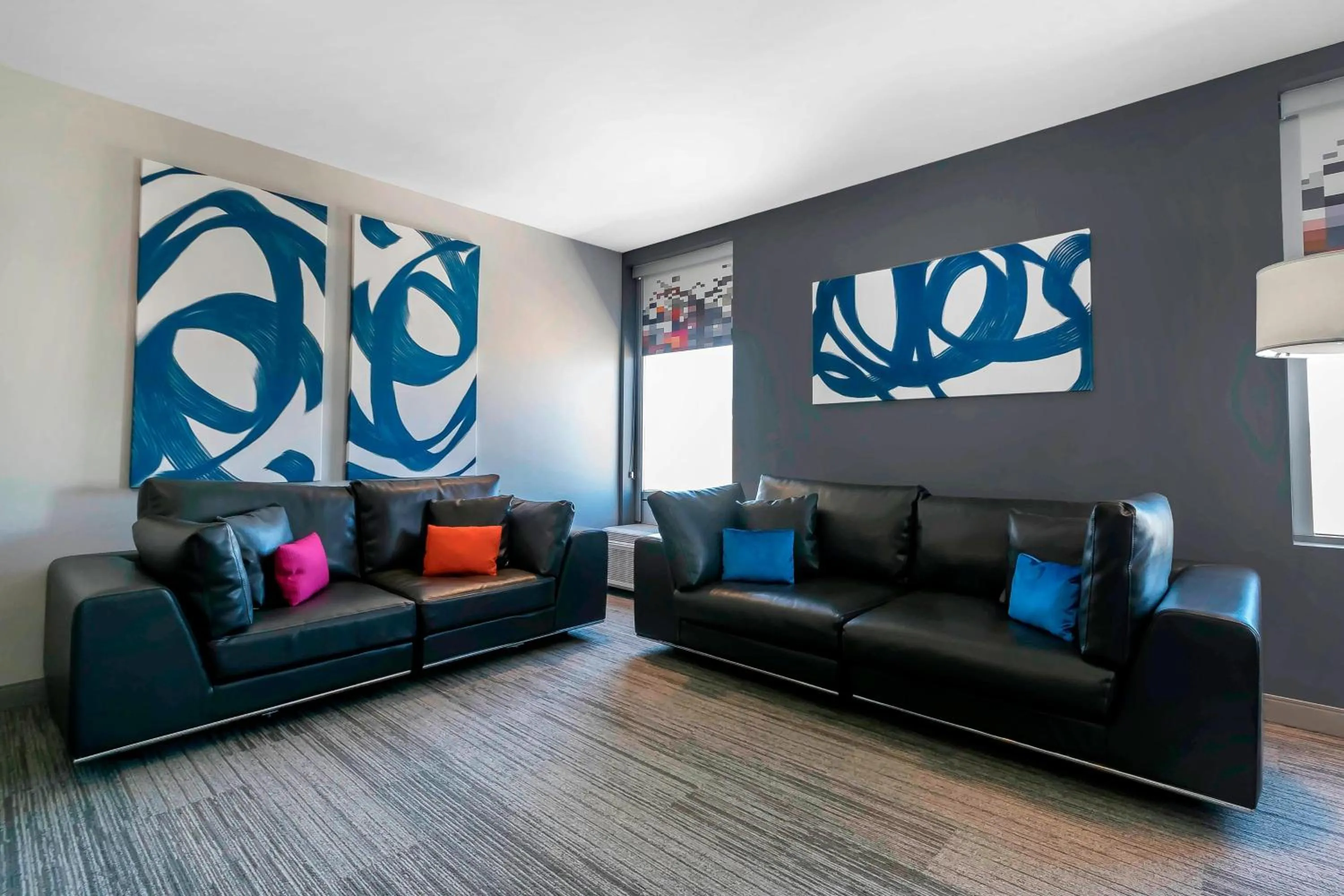 Bedroom in Aloft Newport on the Levee