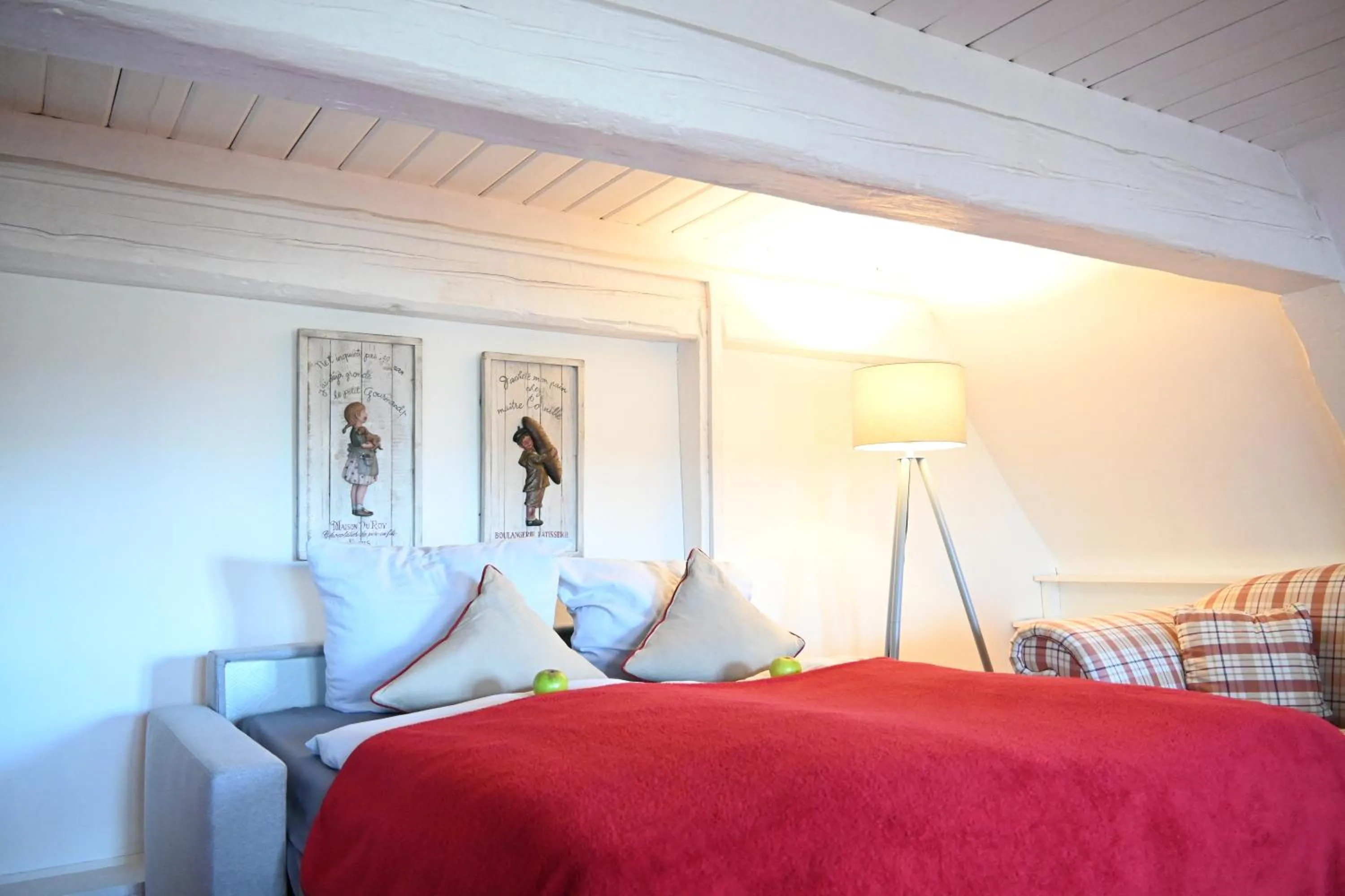 Living room, Bed in Landsitzhotel und Seminarium Peterhof