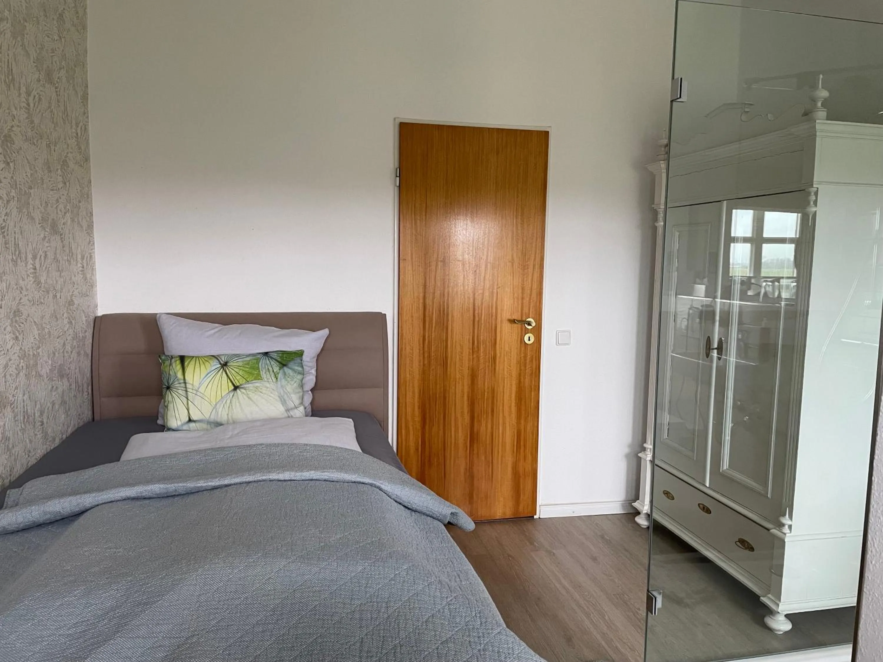 Bedroom, Bed in Landsitzhotel und Seminarium Peterhof