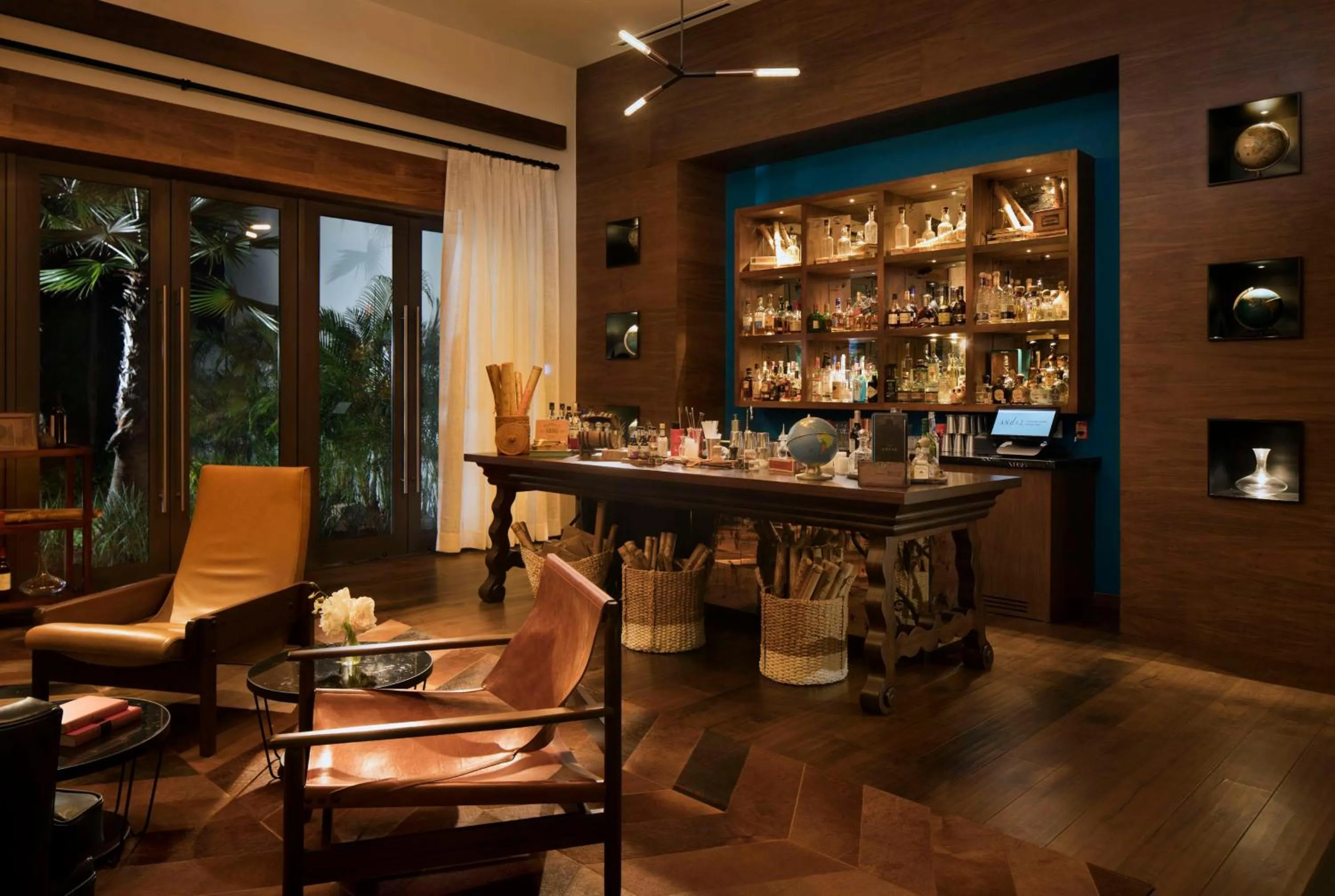 Lounge or bar in Andaz Mayakoba - a concept by Hyatt