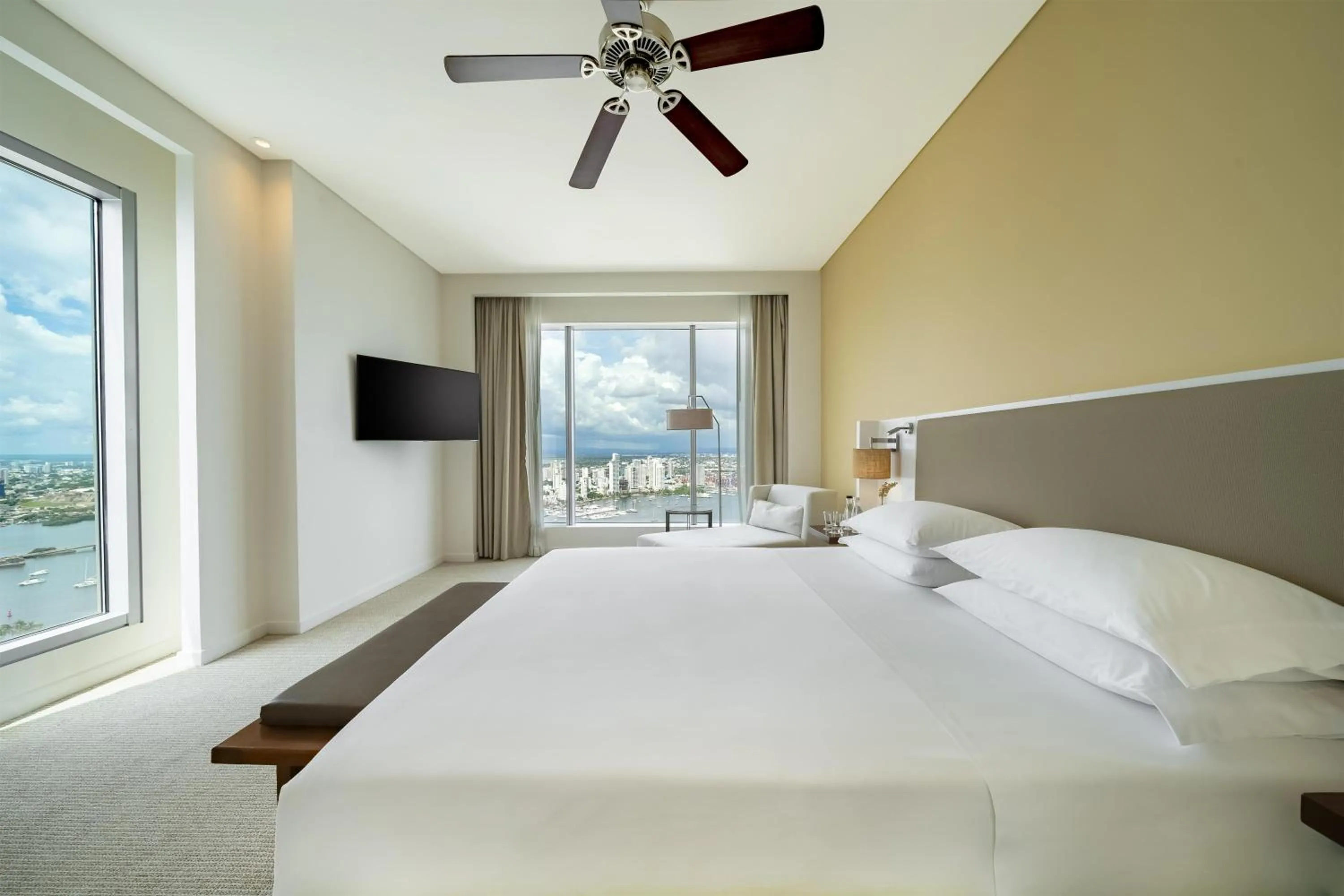 Photo of the whole room, Bed in Hyatt Regency Cartagena