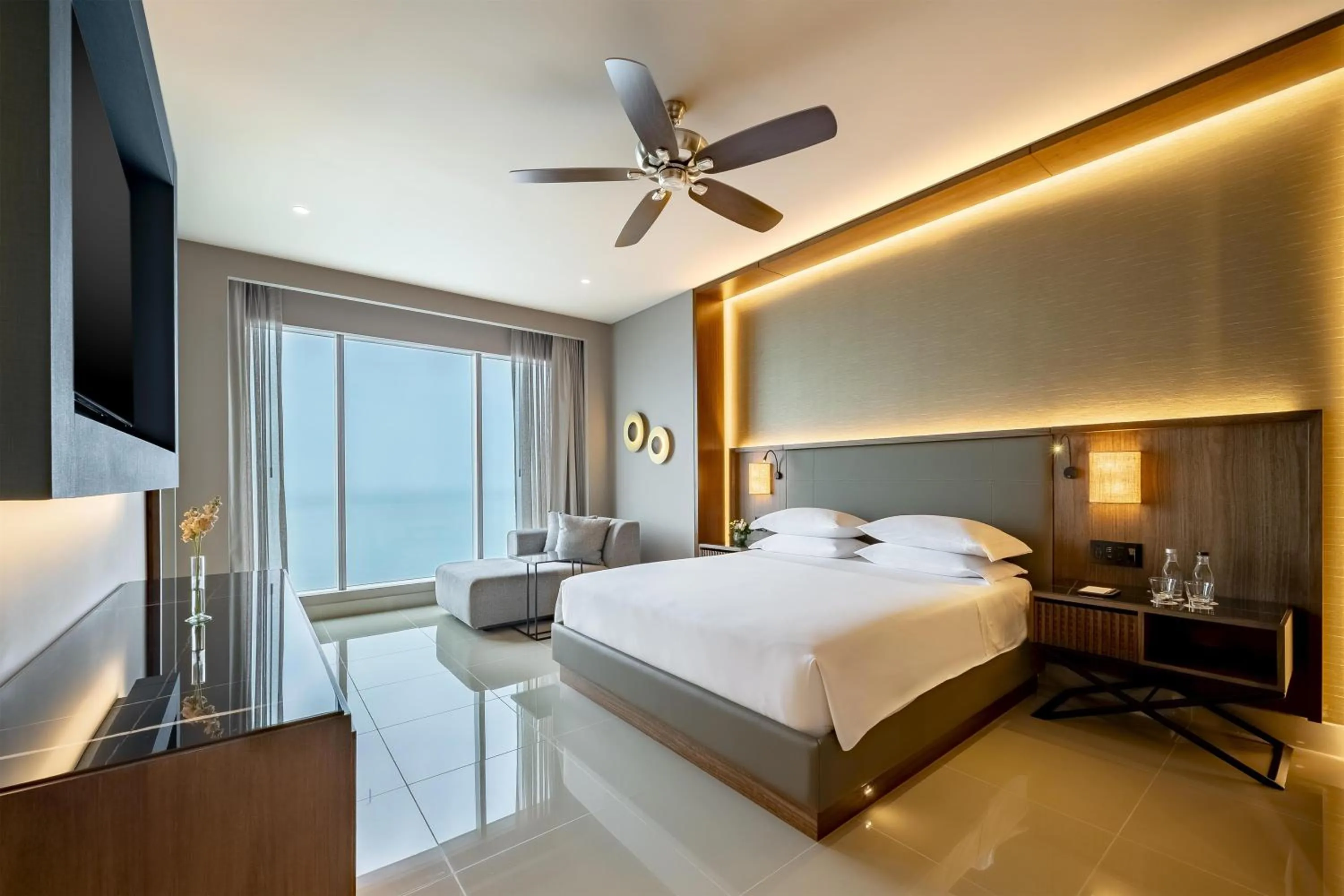 Photo of the whole room, Bed in Hyatt Regency Cartagena