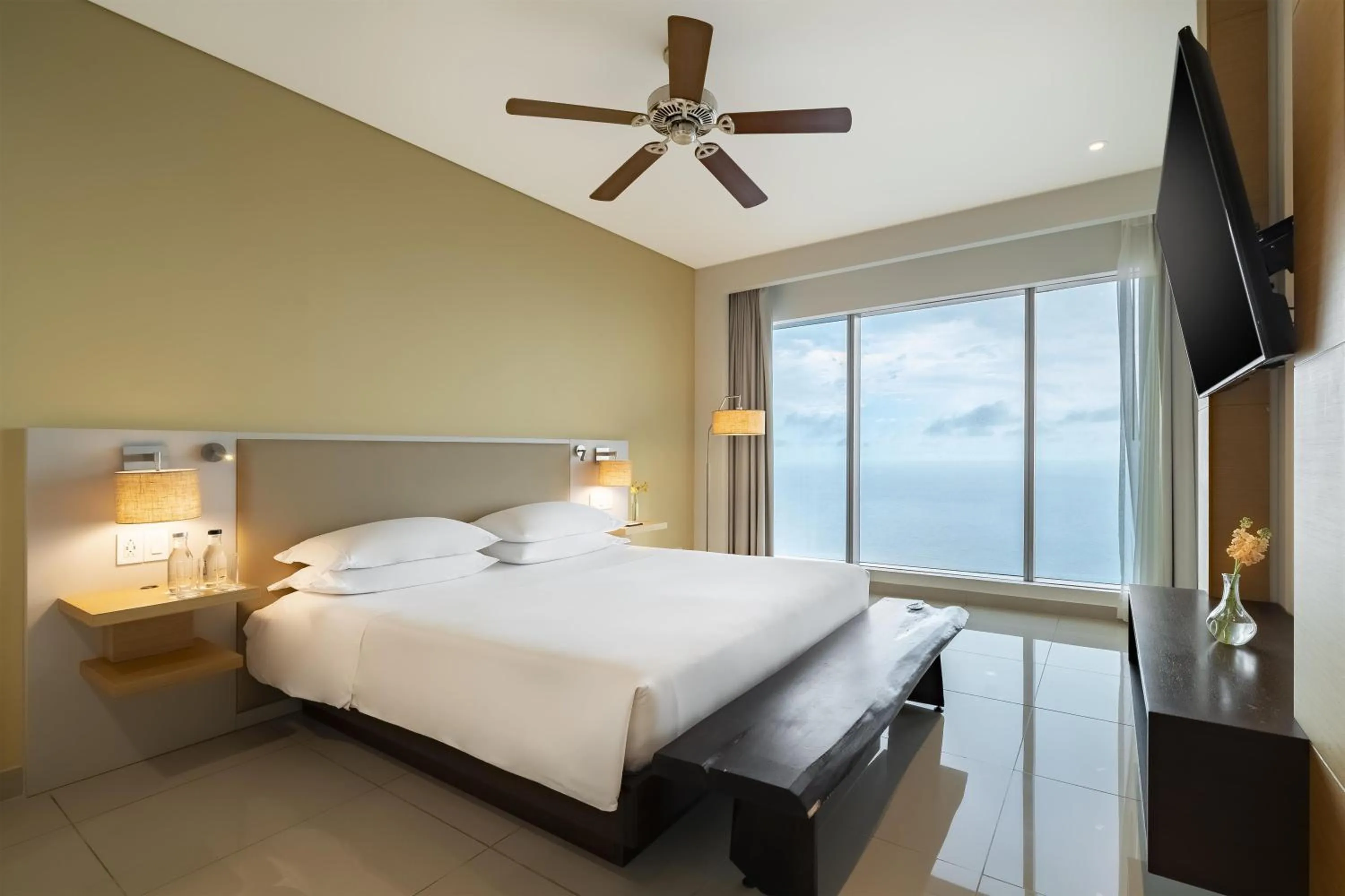 Photo of the whole room, Bed in Hyatt Regency Cartagena