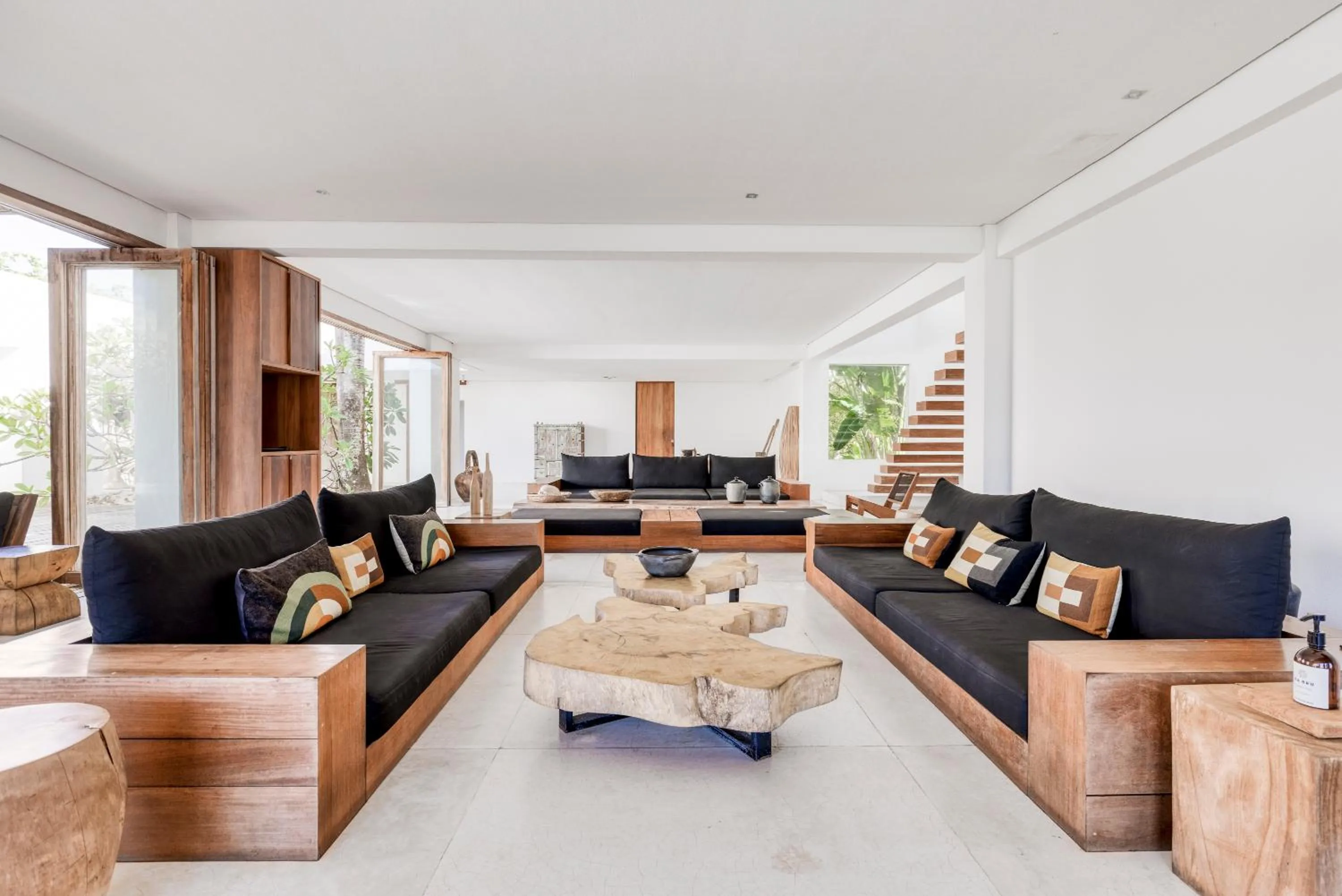 Communal lounge/ TV room in KA BRU Beach Boutique Hotel