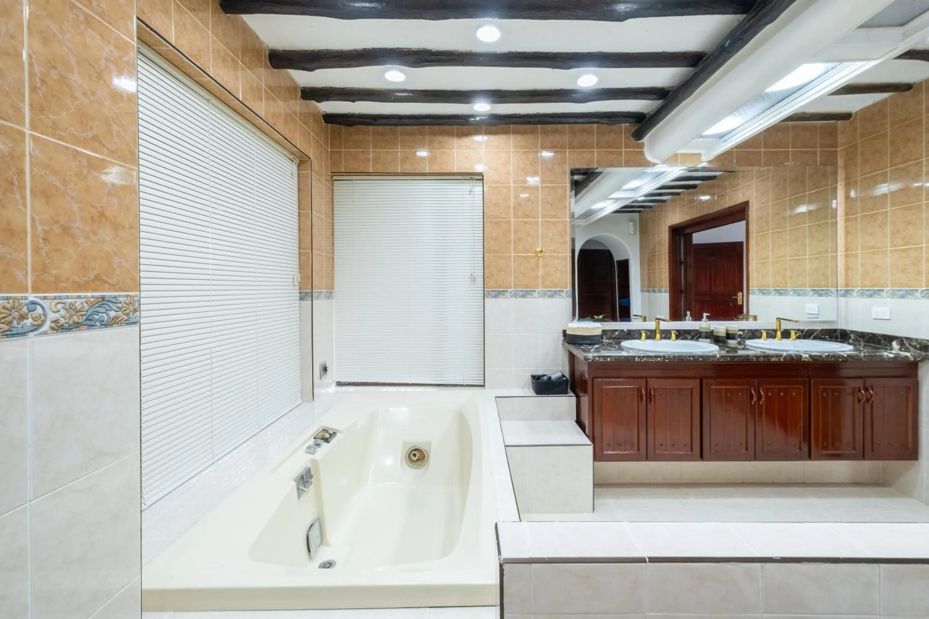 Hotel Chalet El Castillo by Majuva