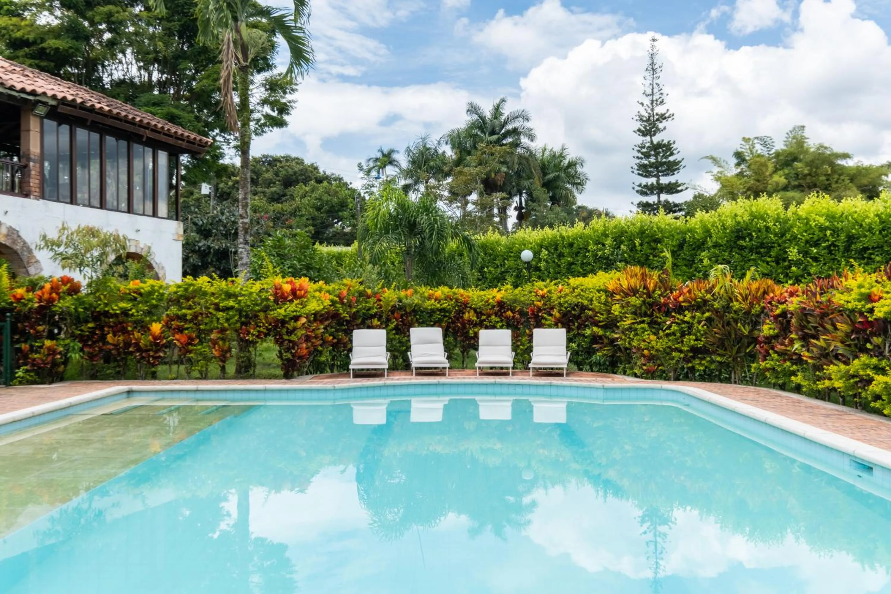 Day in Hotel Chalet El Castillo by Majuva