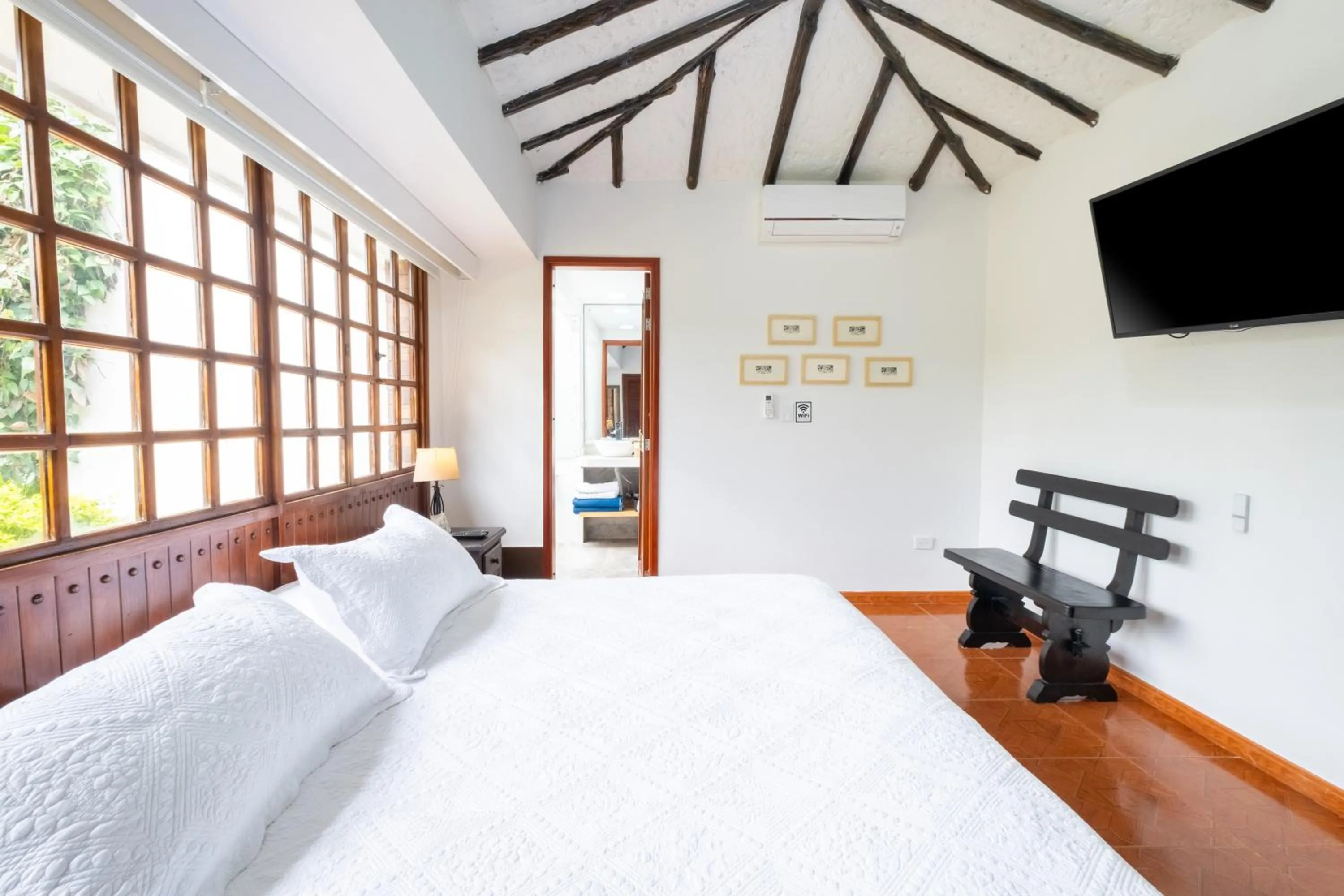 Bed in Hotel Chalet El Castillo by Majuva