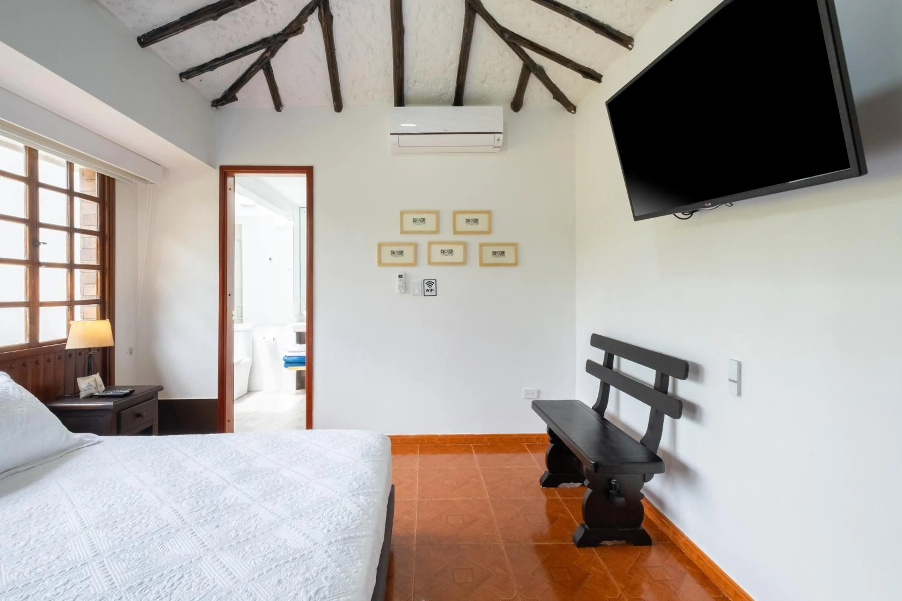 Bed in Hotel Chalet El Castillo by Majuva