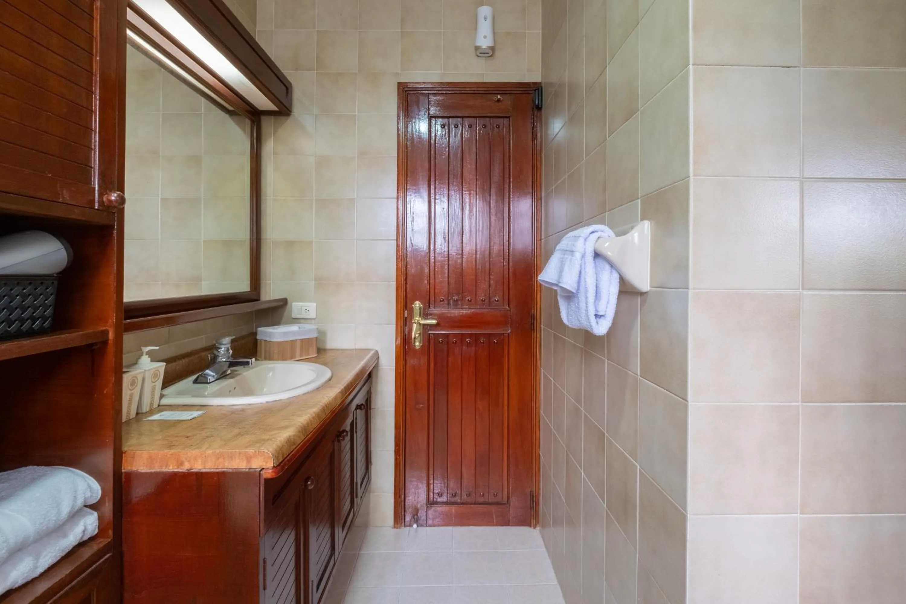 Hotel Chalet El Castillo by Majuva