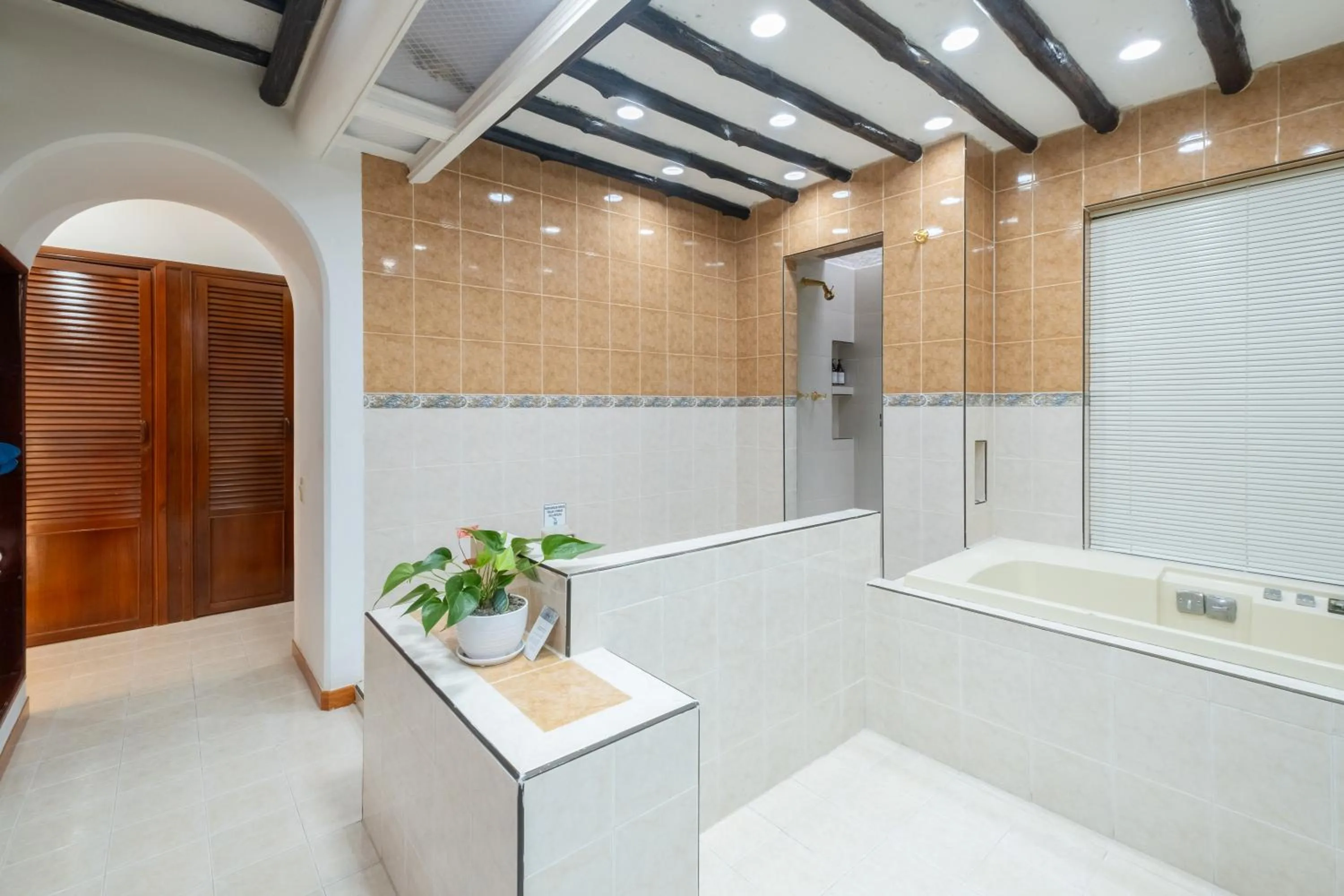 Hotel Chalet El Castillo by Majuva