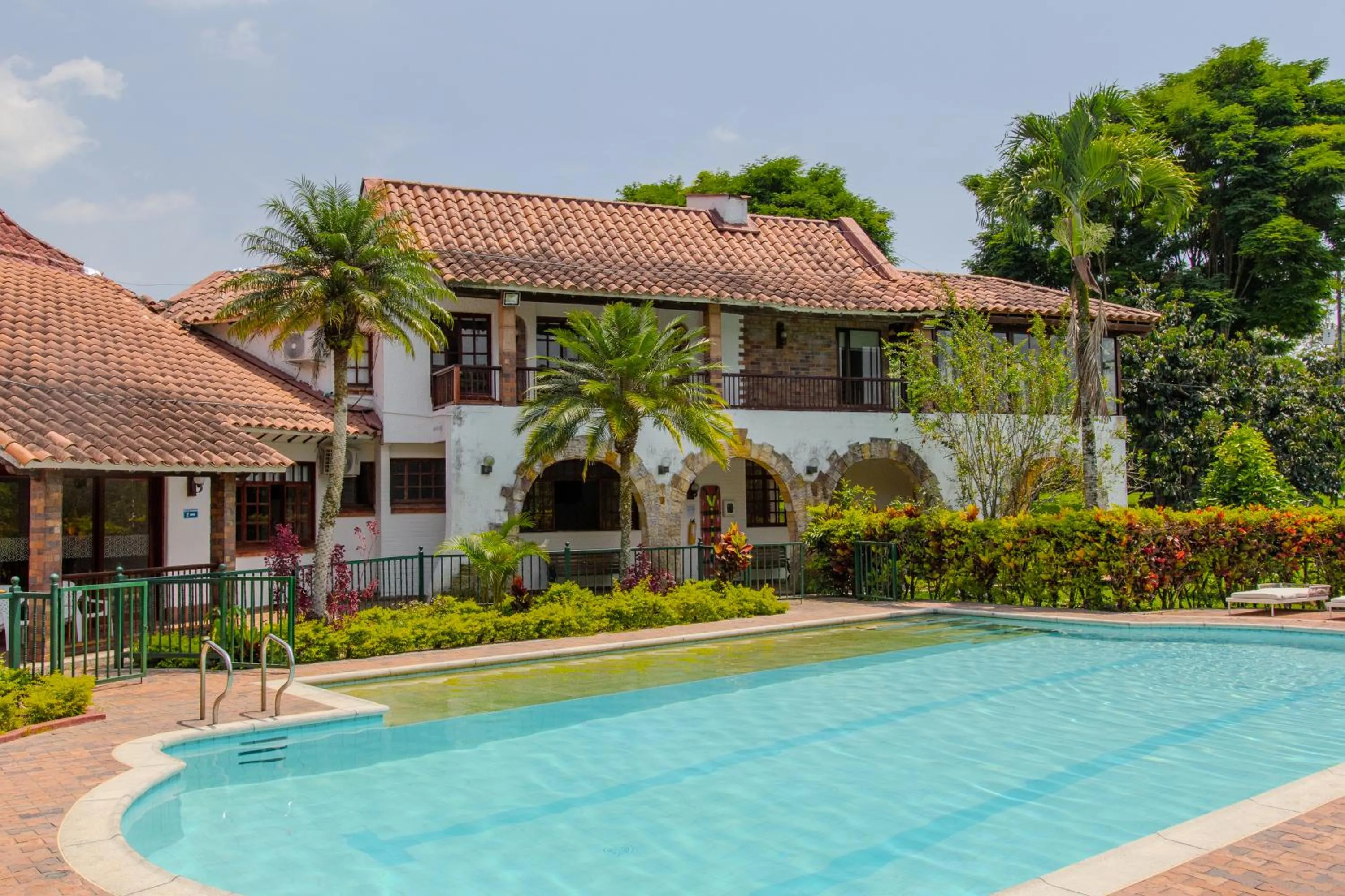 Day in Hotel Chalet El Castillo by Majuva