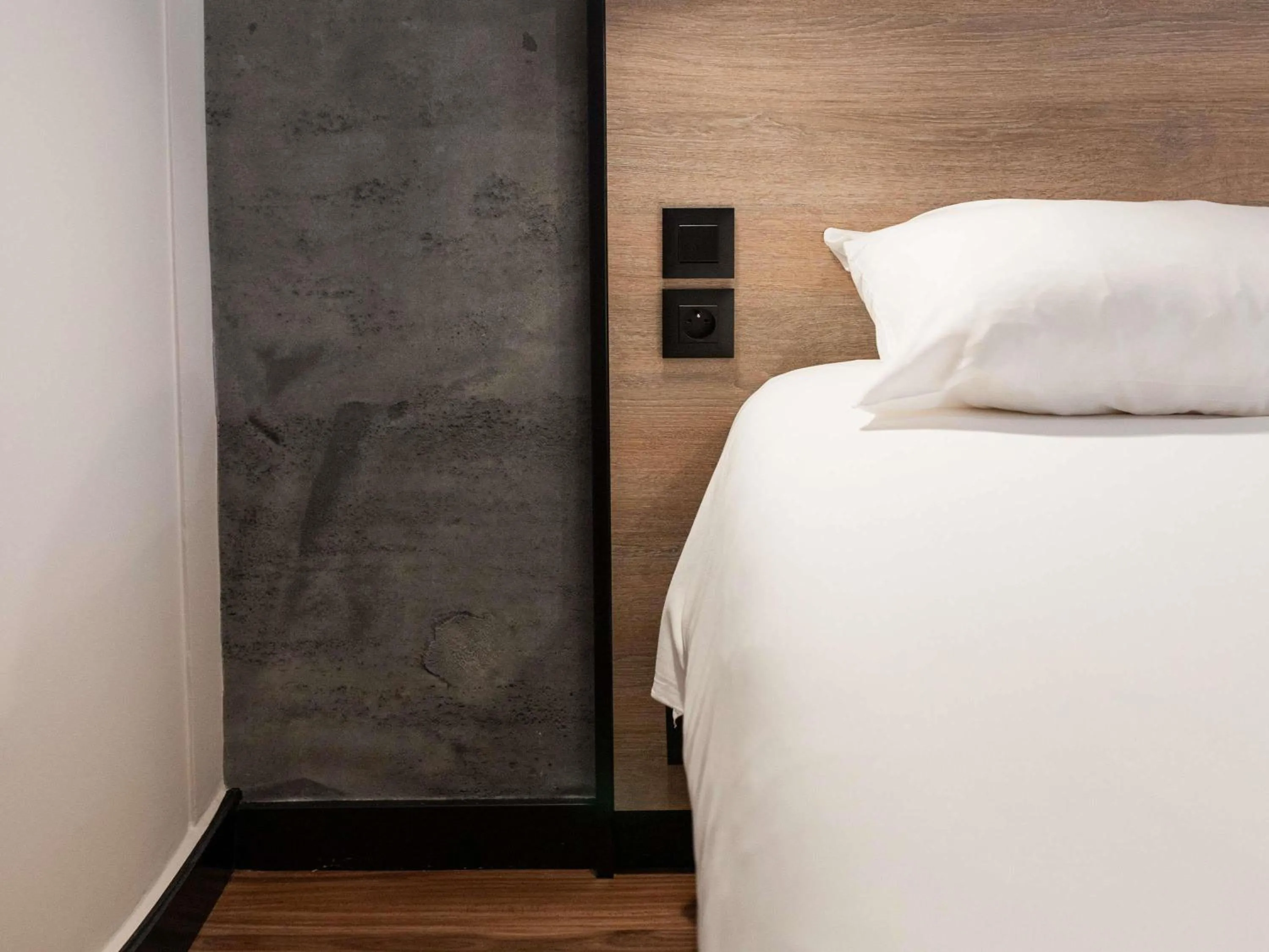 Bedroom, Bed in Ibis Namur Centre