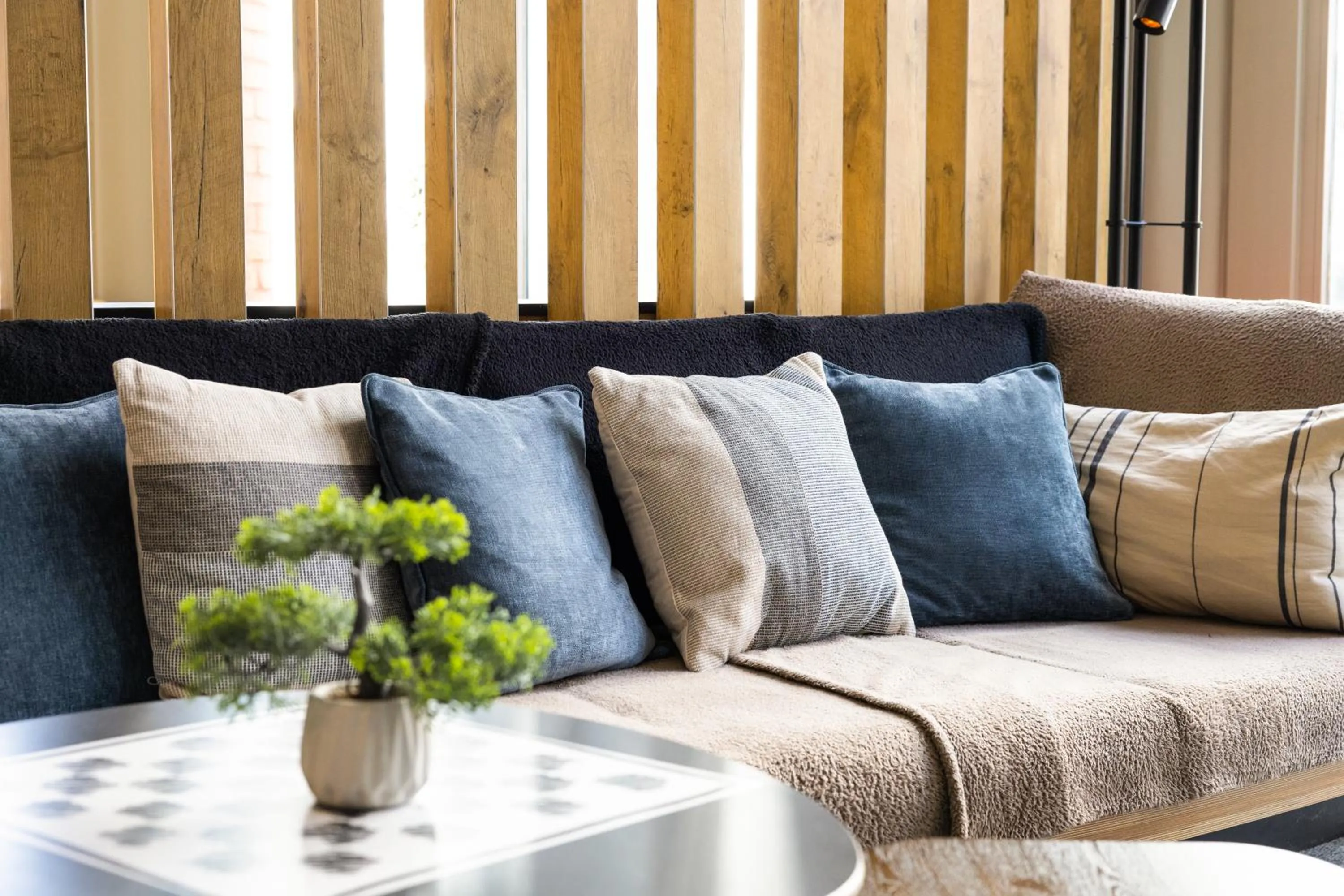 Lounge or bar in Ibis Namur Centre