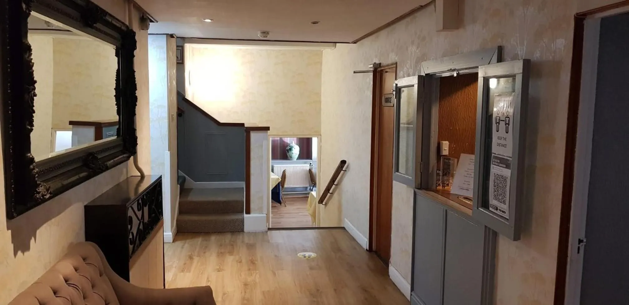 Facade/entrance, Bed in The Paddocks Hotel