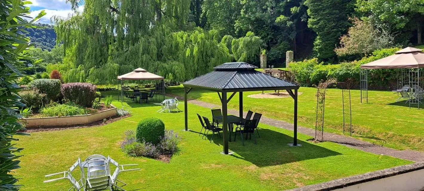 Patio in The Paddocks Hotel