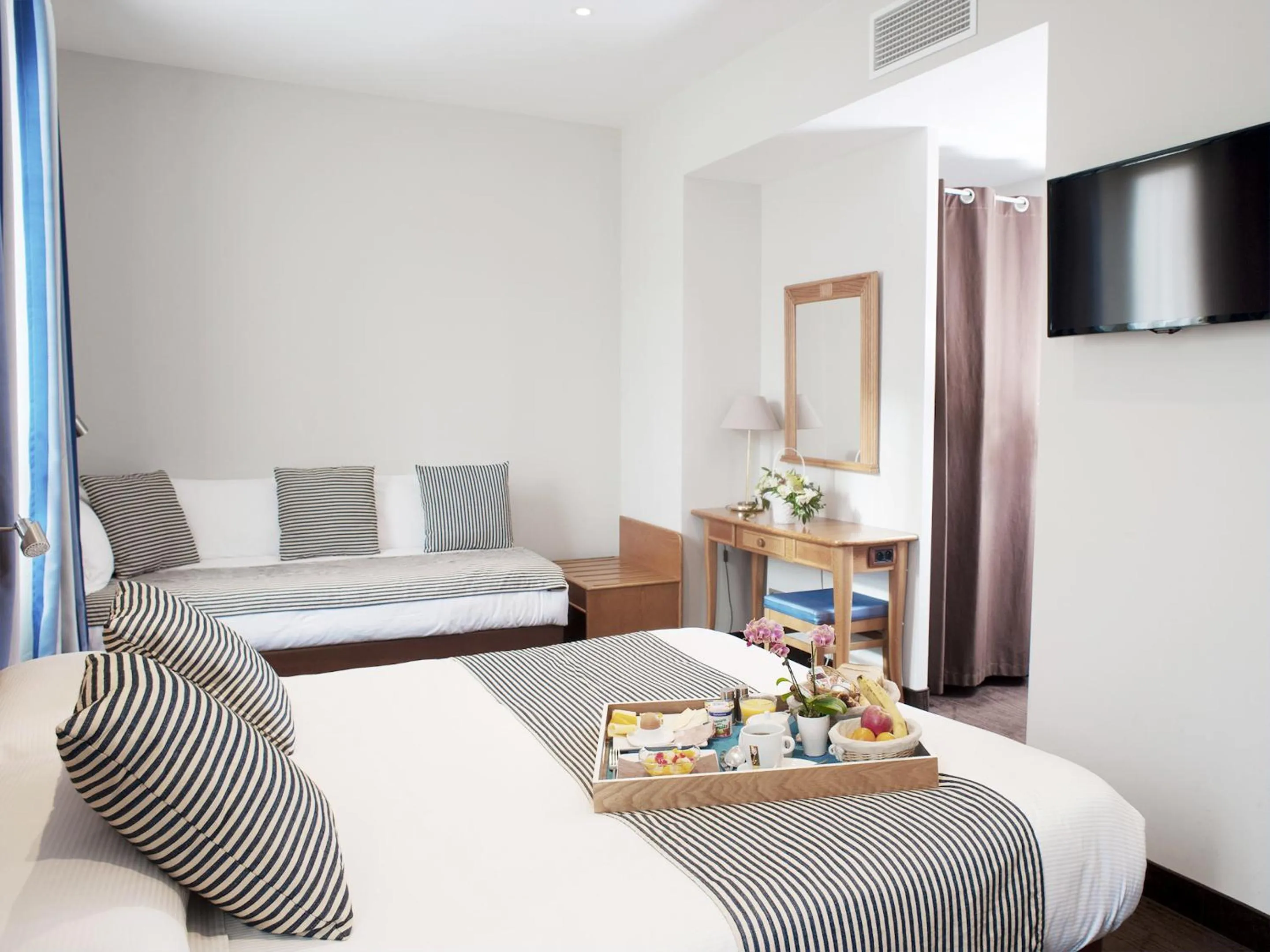 Bedroom, Bed in Hôtel Esprit d'Azur