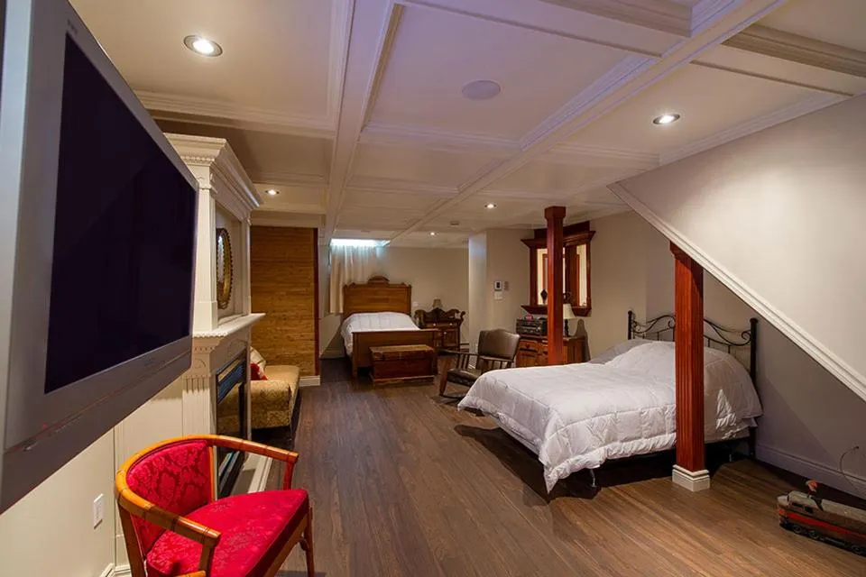 Bedroom, Bed in Auberge Mr James