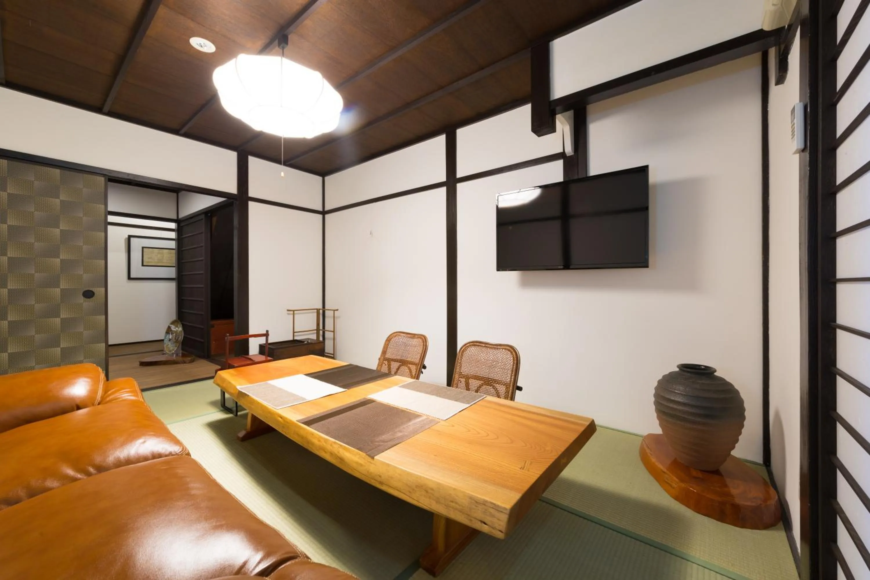 Living room in Kyotoya Suzakuan