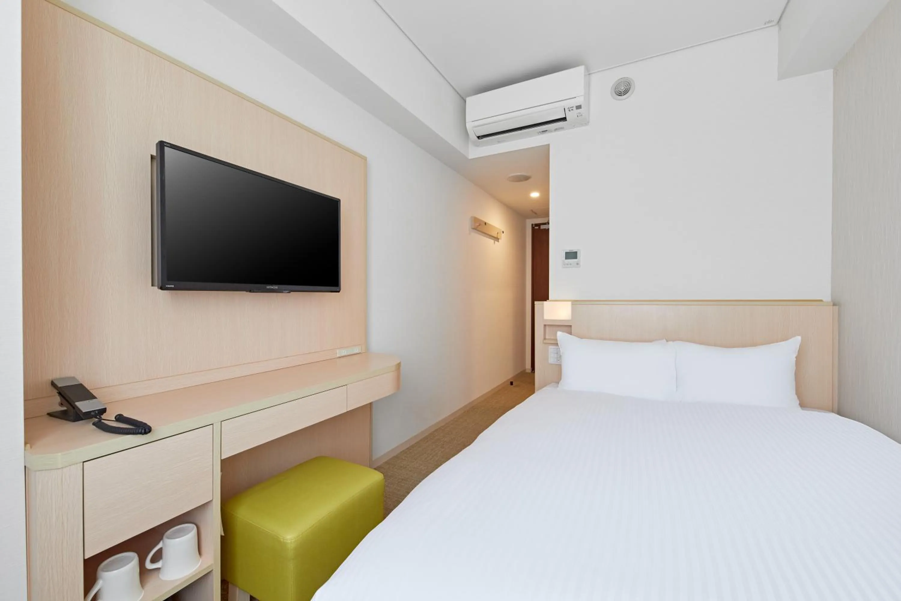 Bed in Sotetsu Fresa Inn Kyoto-Hachijoguchi