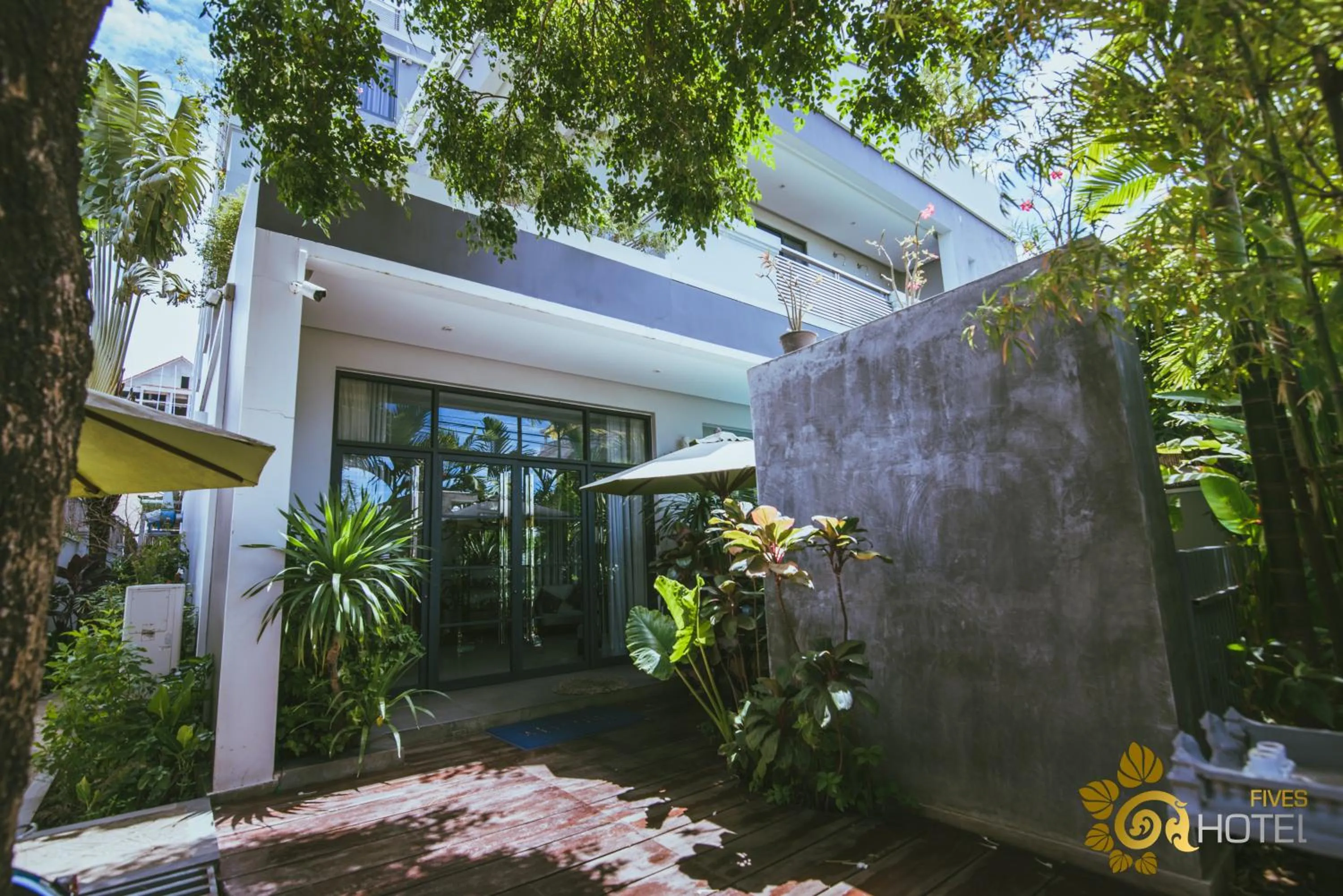 Garden in Hotel Five.S