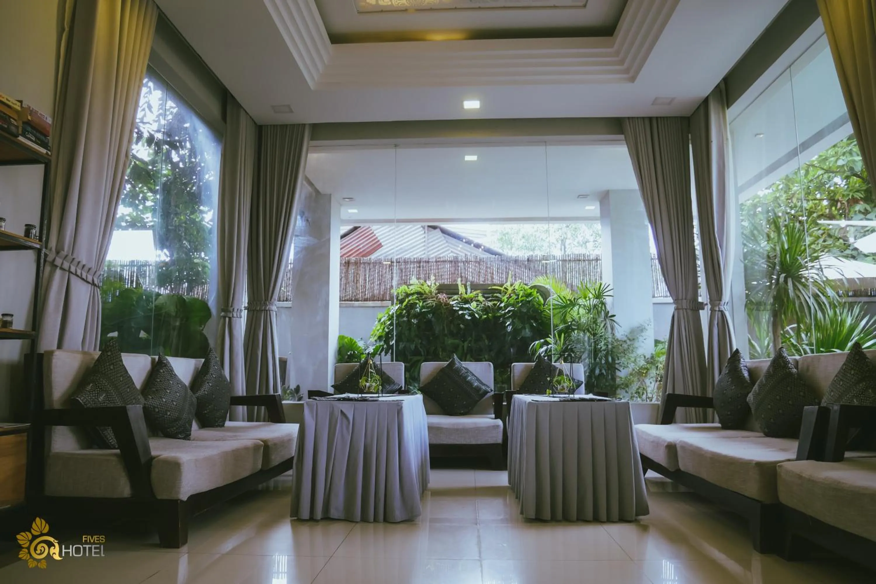 Lobby or reception in Hotel Five.S