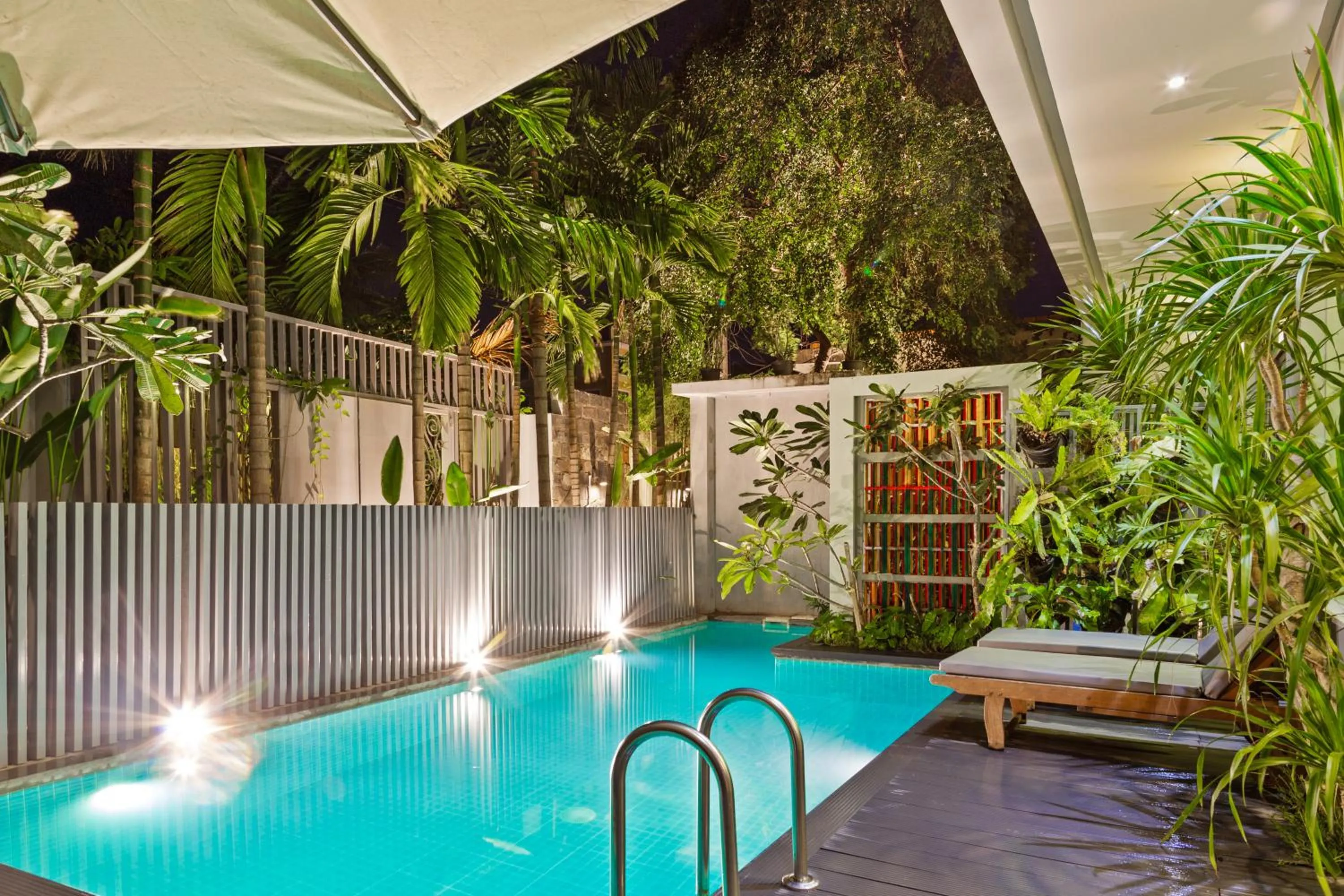 Pool view in Hotel Five.S