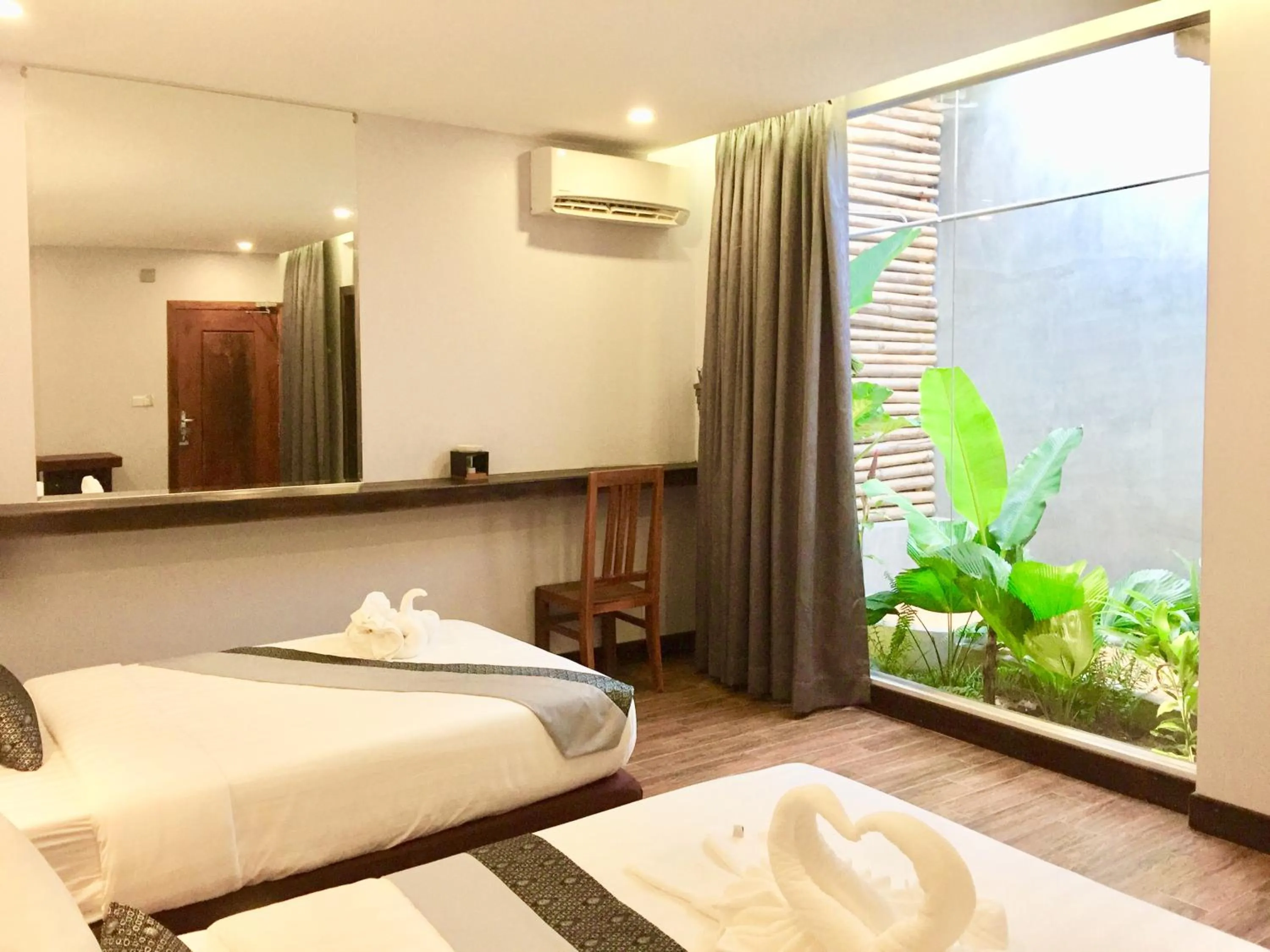 Garden, Bed in Hotel Five.S