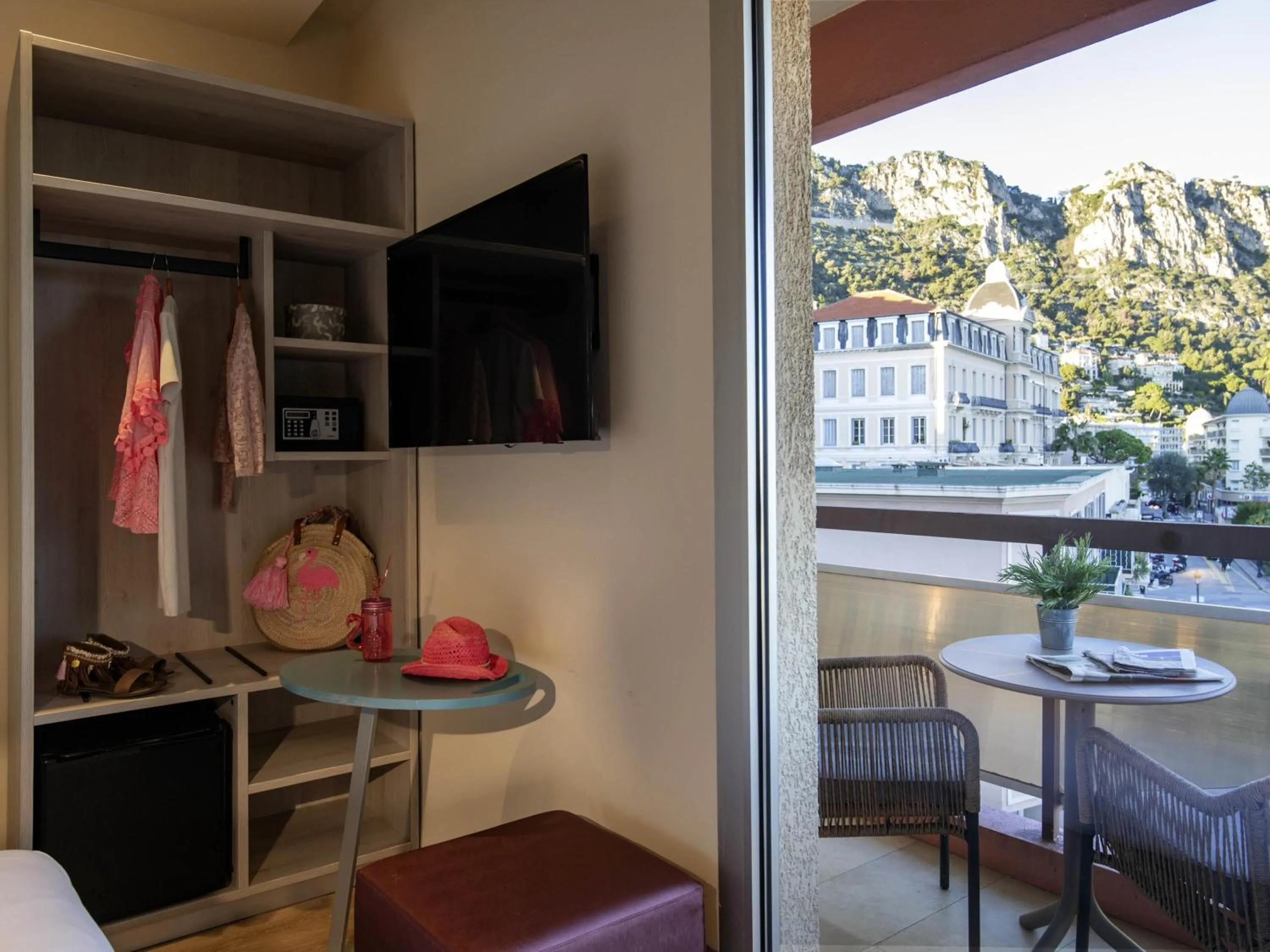 Bedroom in ibis Styles Beaulieu sur Mer