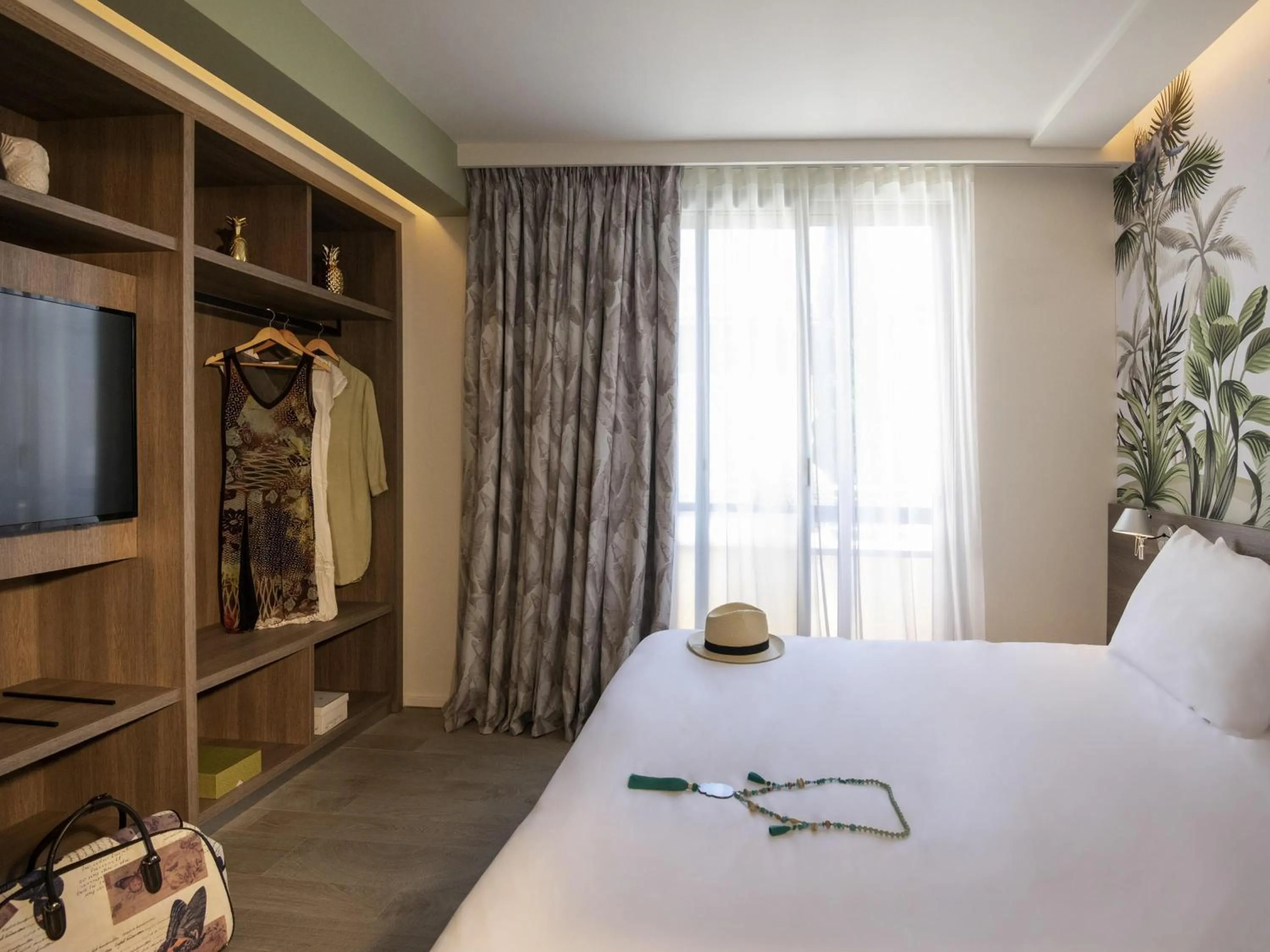 Bedroom, Bed in ibis Styles Beaulieu sur Mer