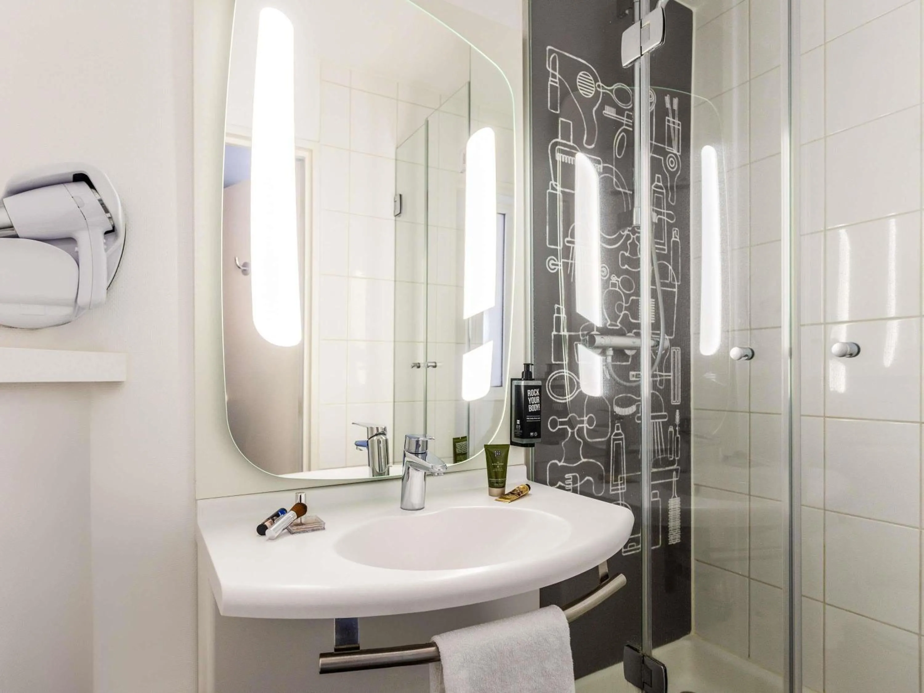 Bedroom in ibis Leuven Centrum