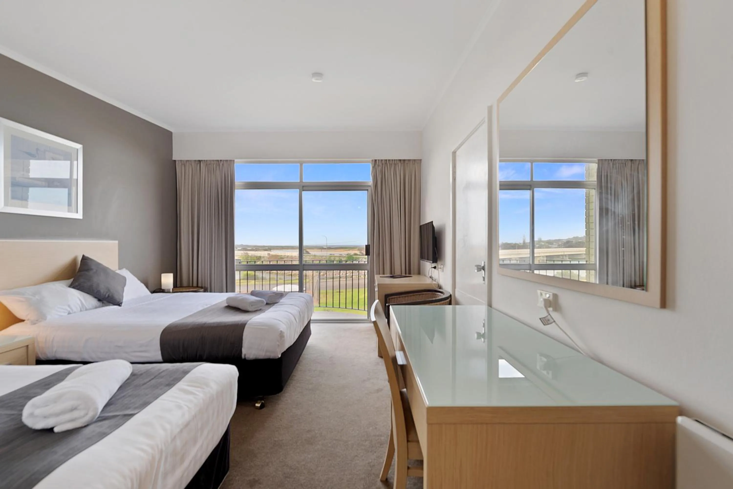 Bedroom, Bed in Scamander Beach Resort