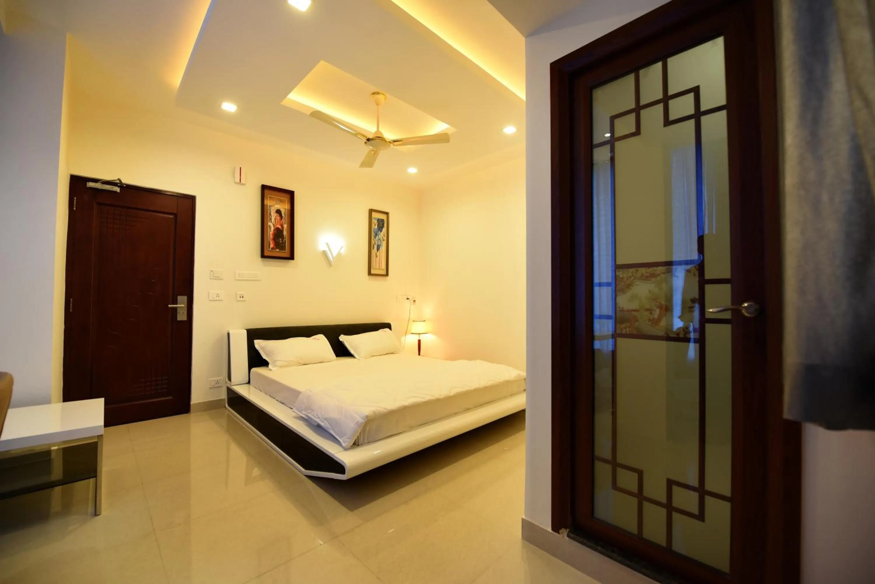 Bed in Sky Residency